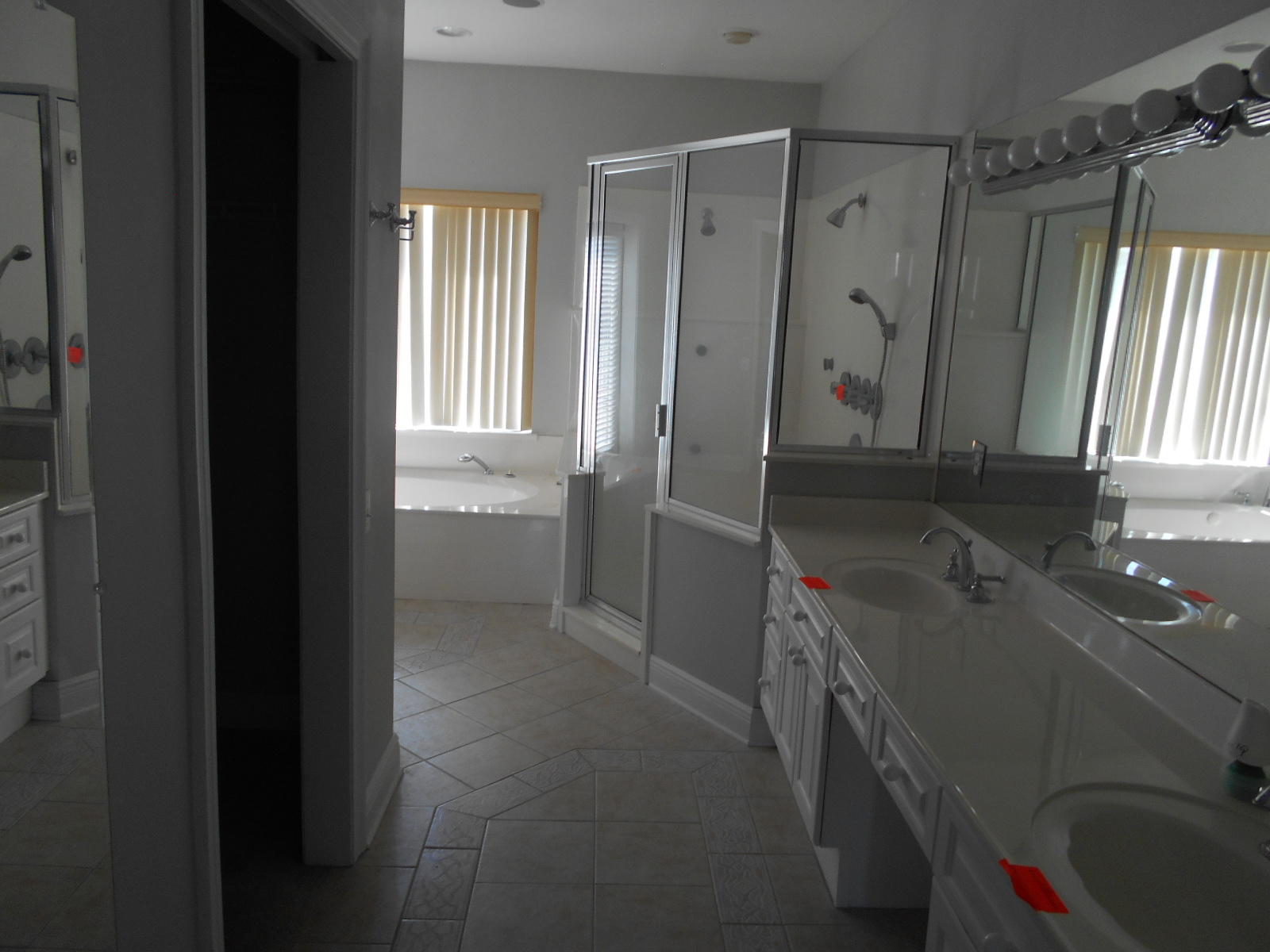 LAKEWOOD POINTE ESTATES - Residential