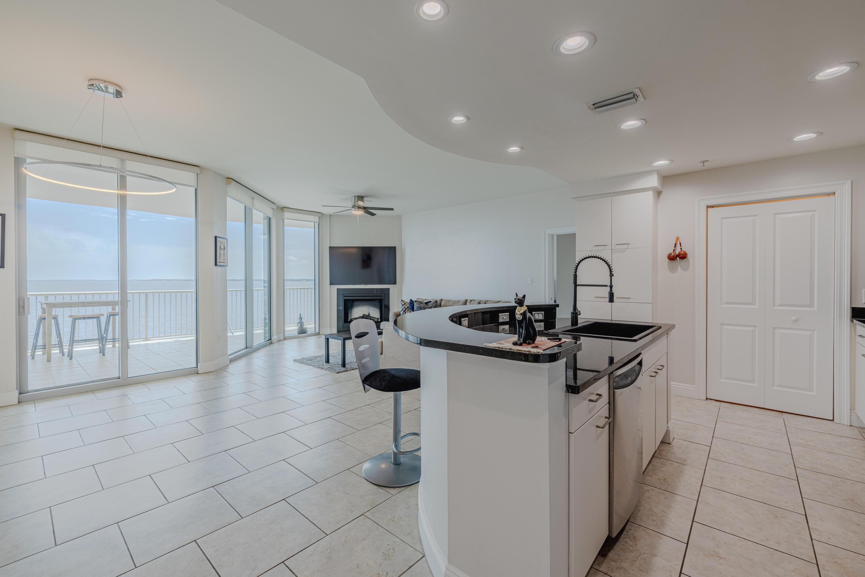MARINA LANDING - Residential