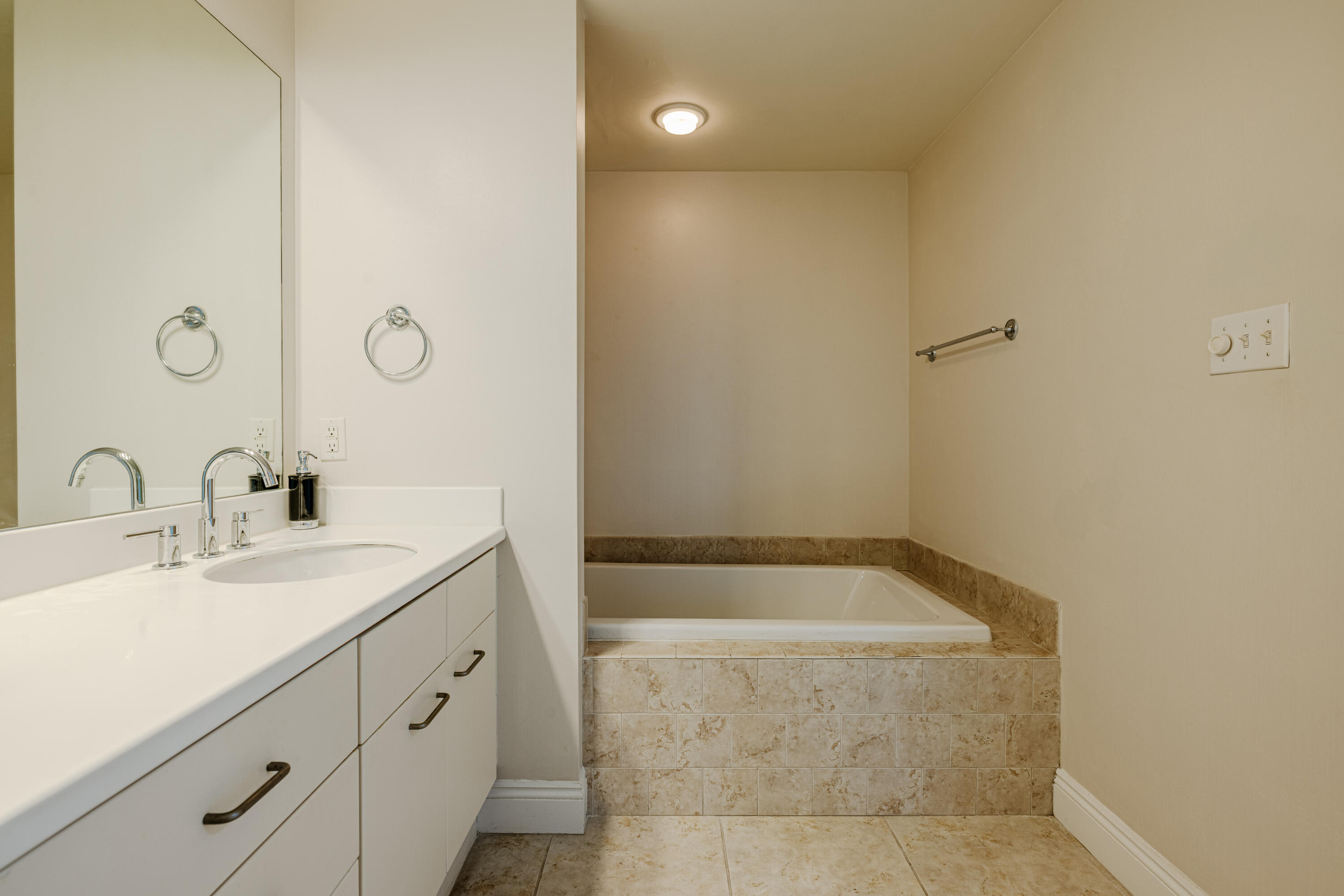 MARINA LANDING - Residential