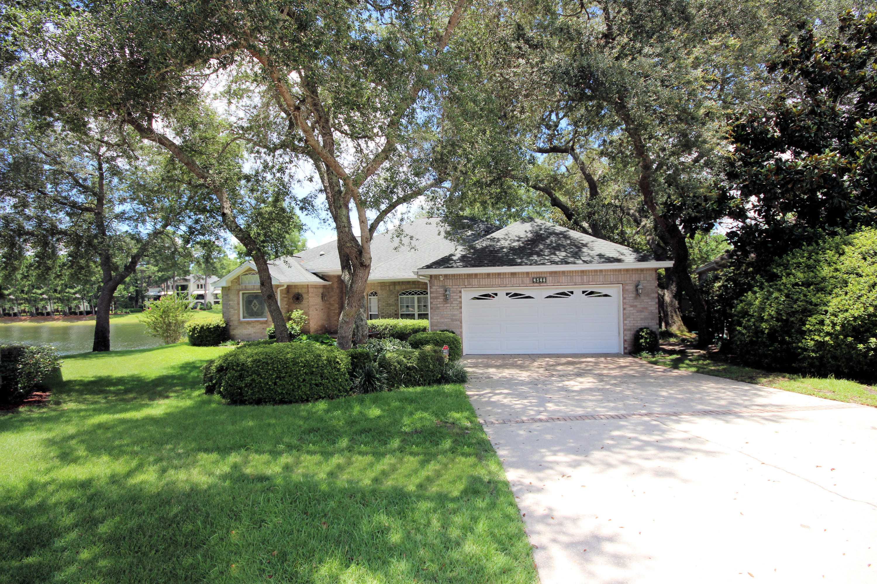 HIDDEN LAKES - Residential