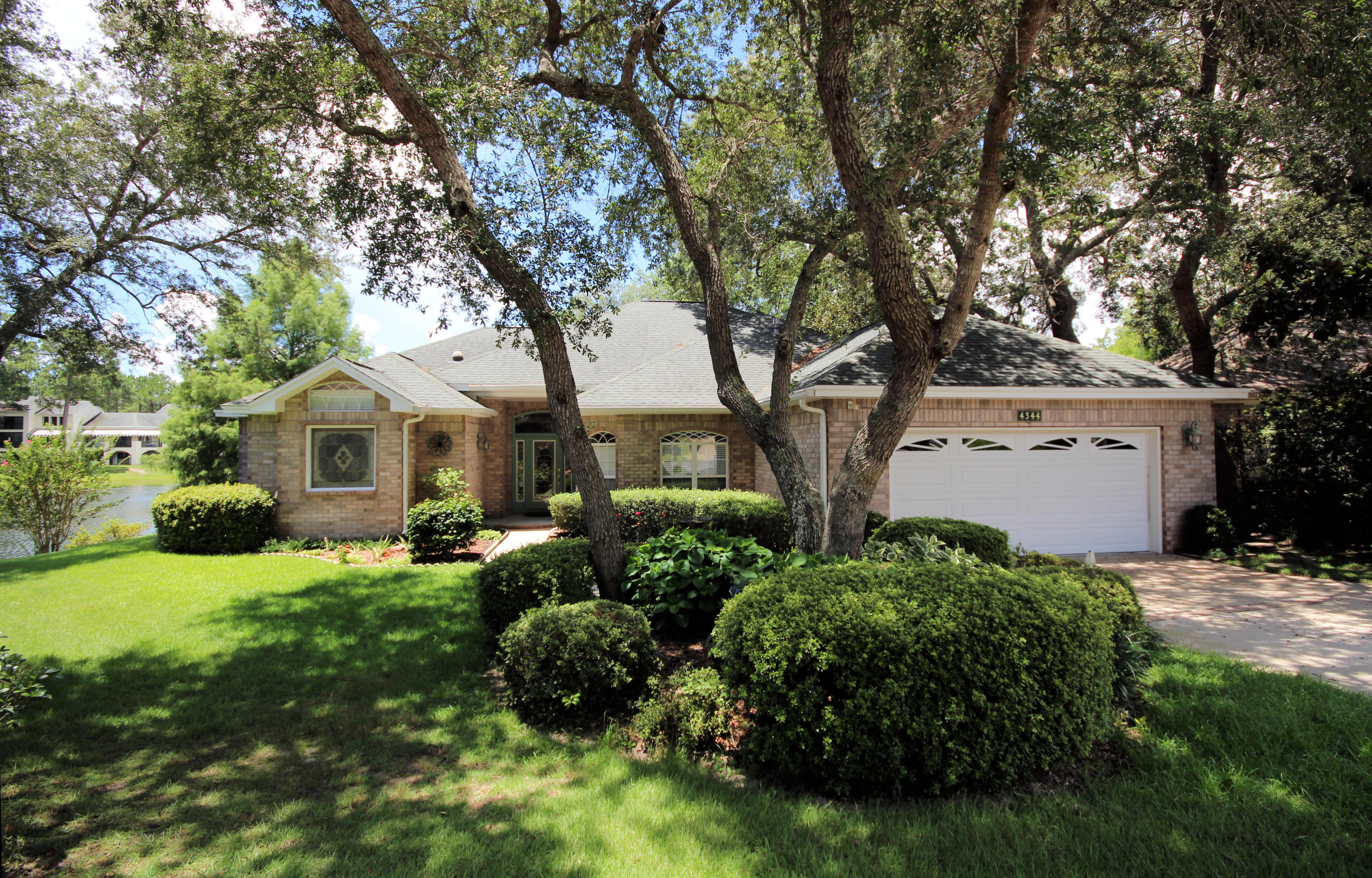 HIDDEN LAKES - Residential
