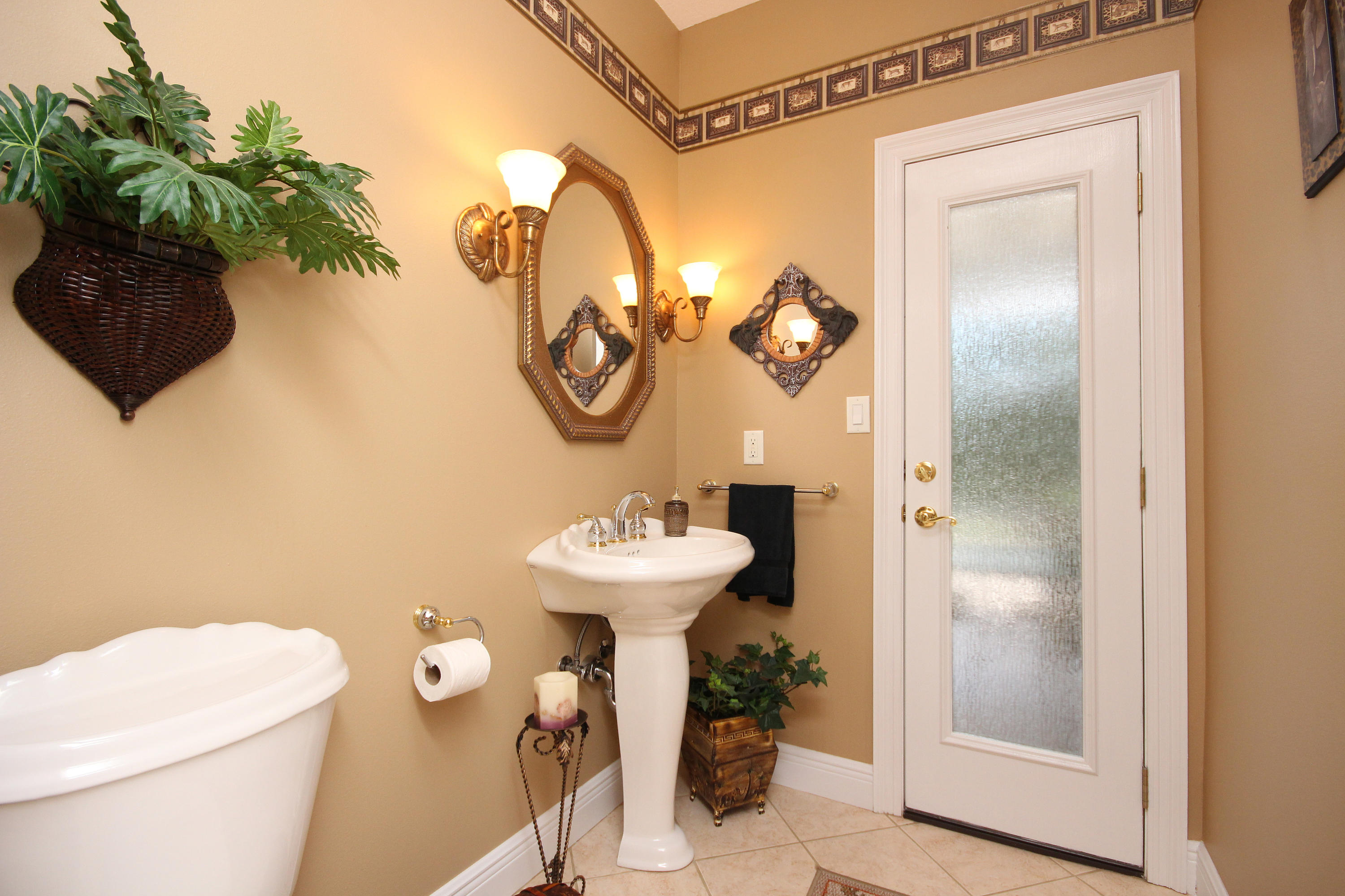 HIDDEN LAKES - Residential