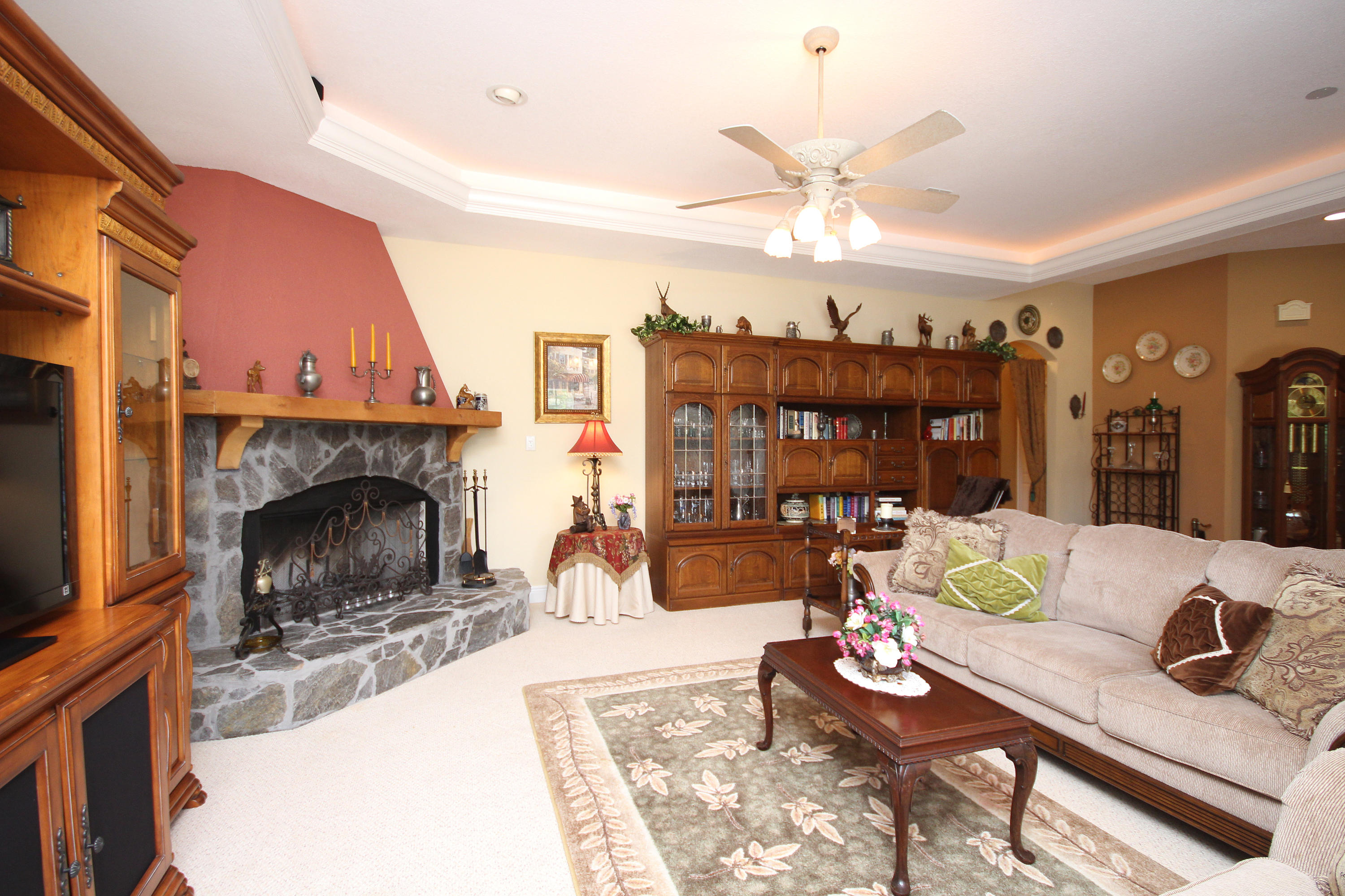 HIDDEN LAKES - Residential