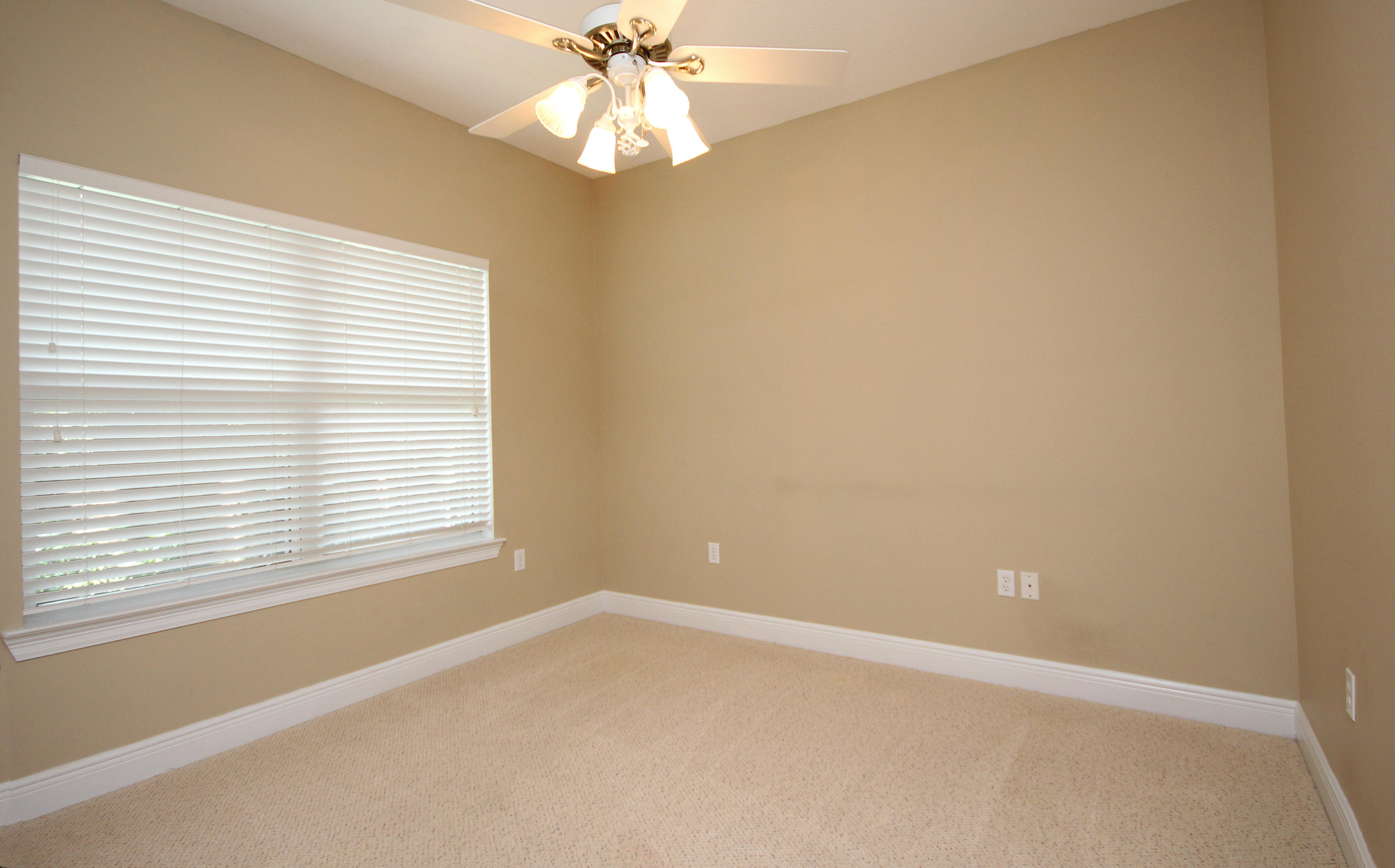 HIDDEN LAKES - Residential