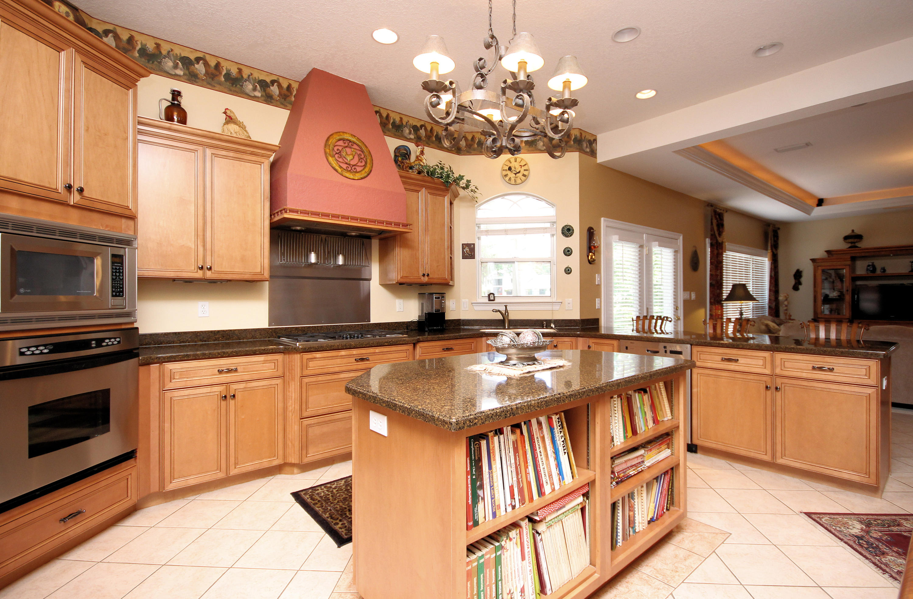 HIDDEN LAKES - Residential