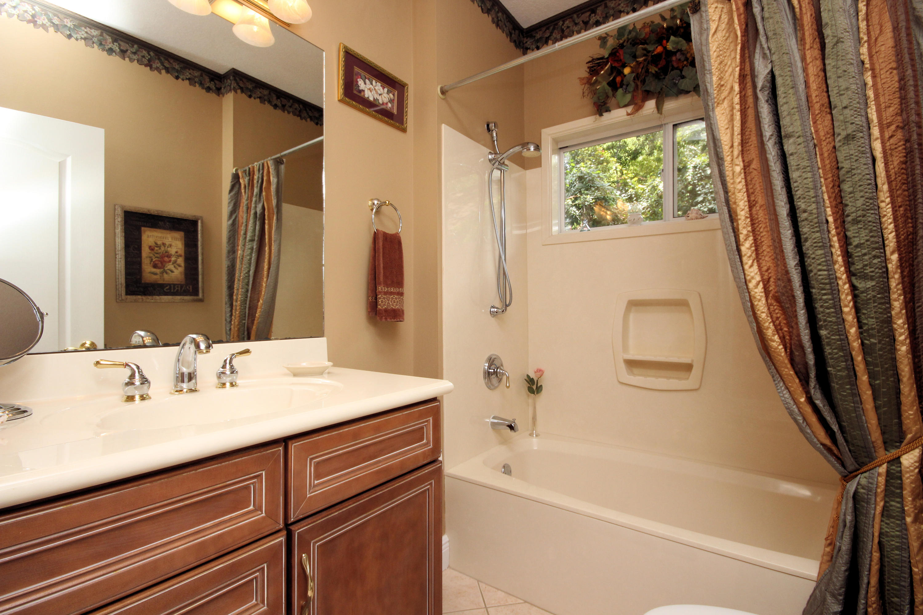 HIDDEN LAKES - Residential