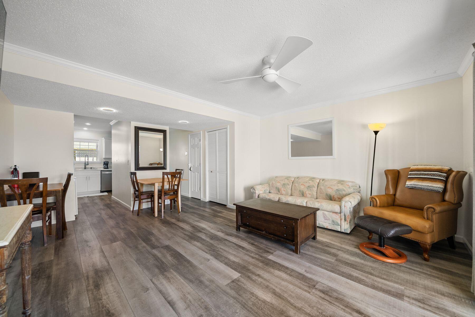 LAGUNA BEACH - Residential