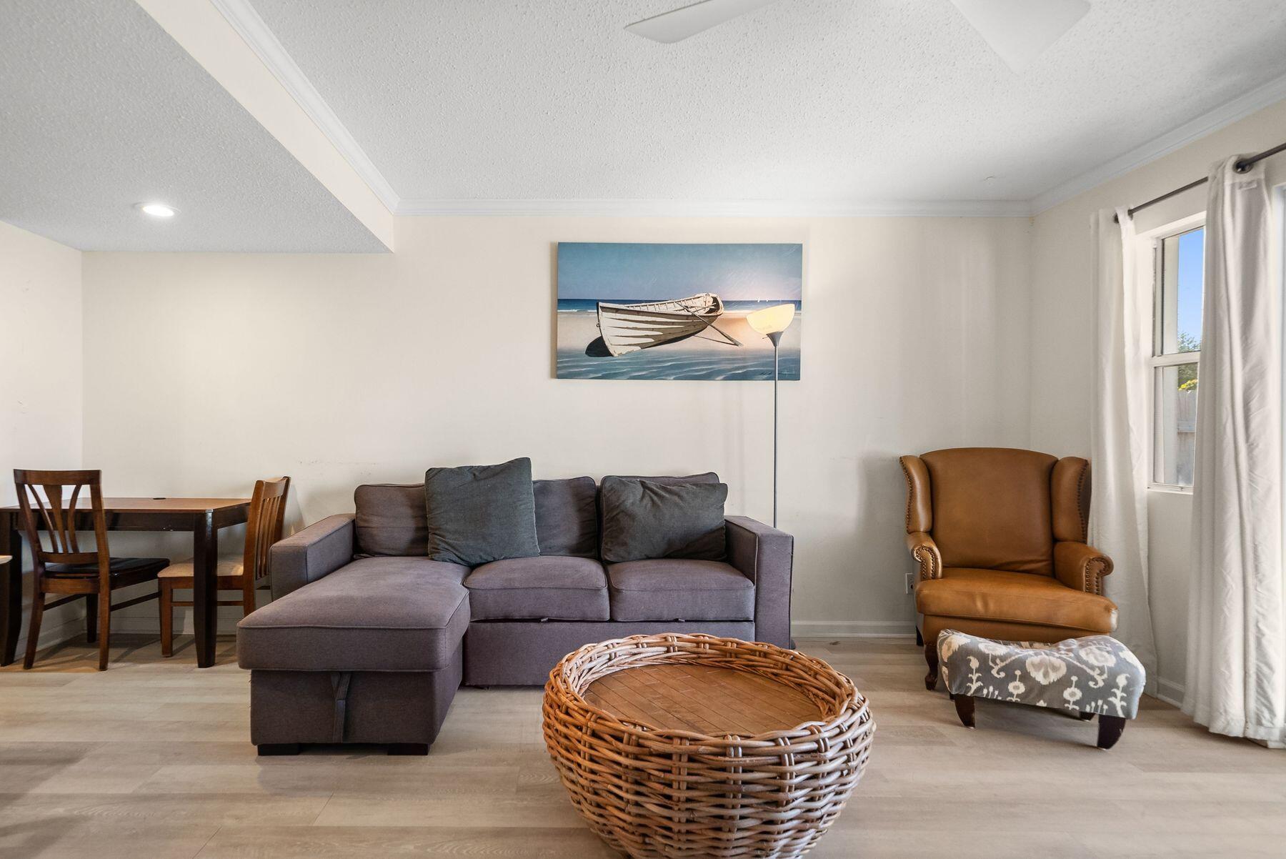 LAGUNA BEACH - Residential