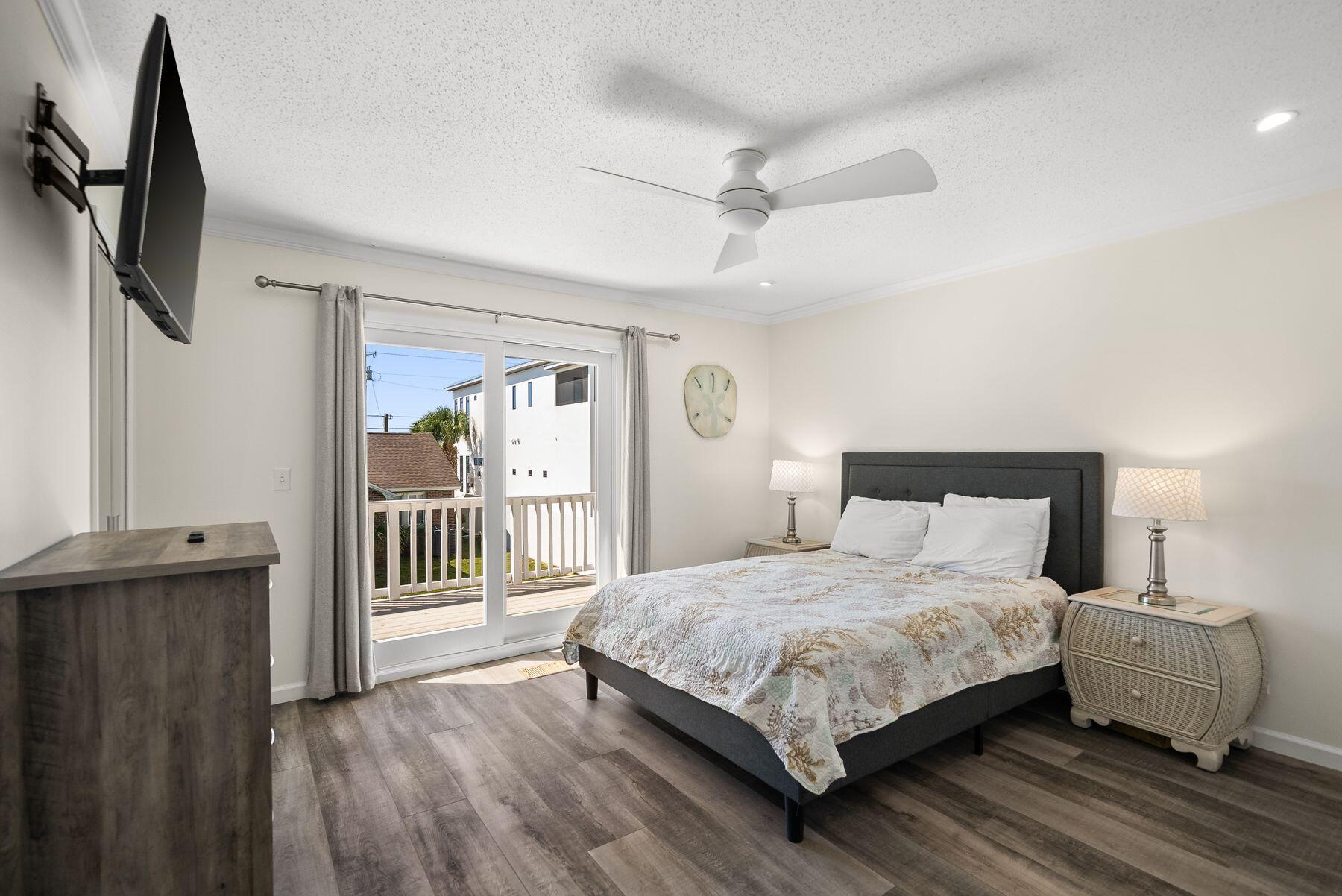LAGUNA BEACH - Residential