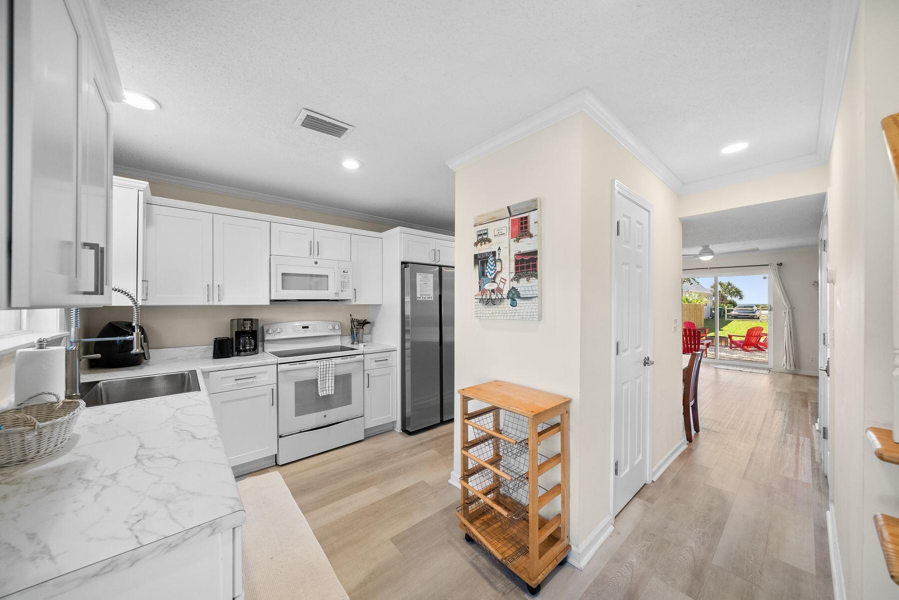 LAGUNA BEACH - Residential