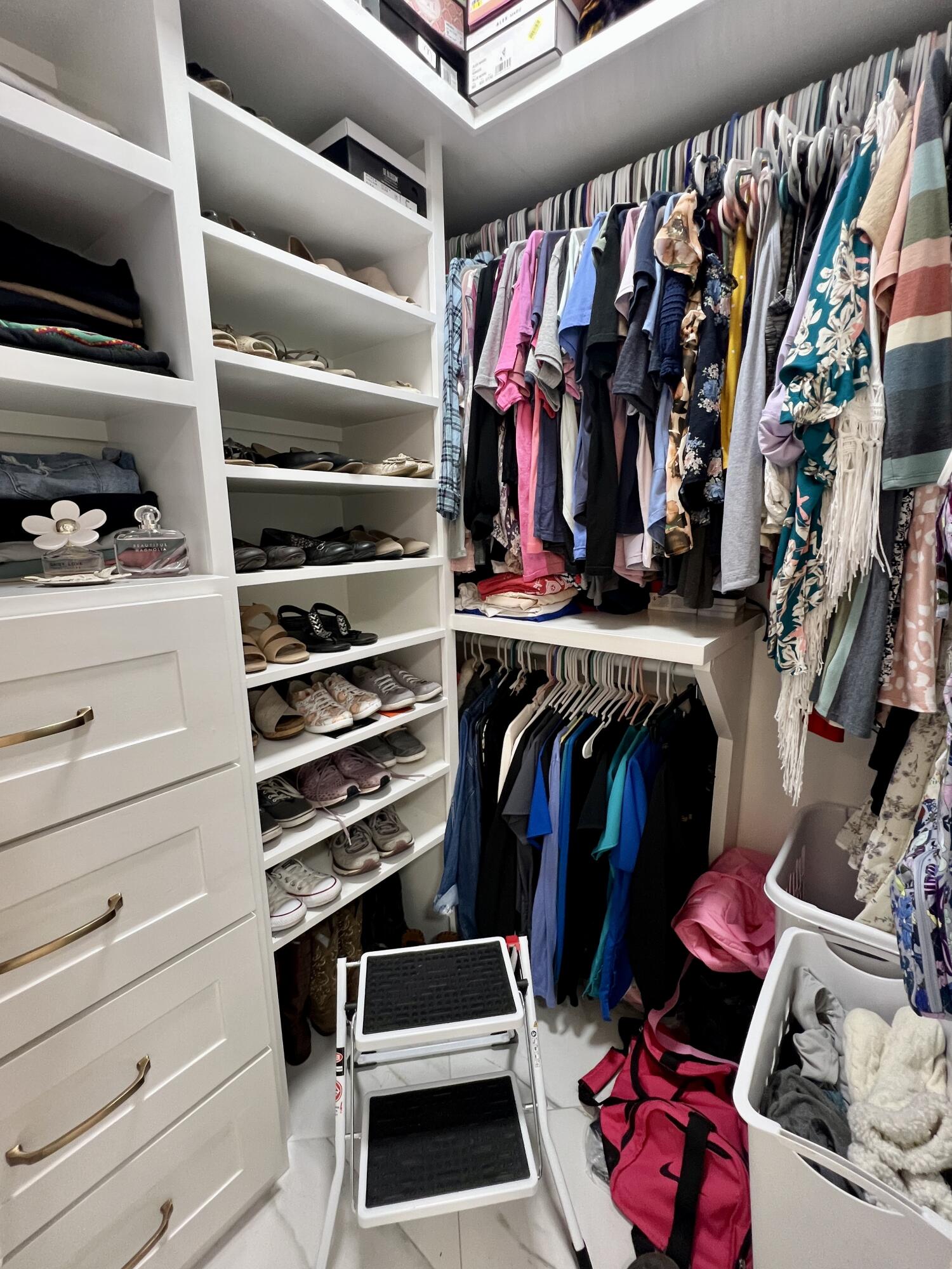 LAKE HOLLEY ESTATES - Residential