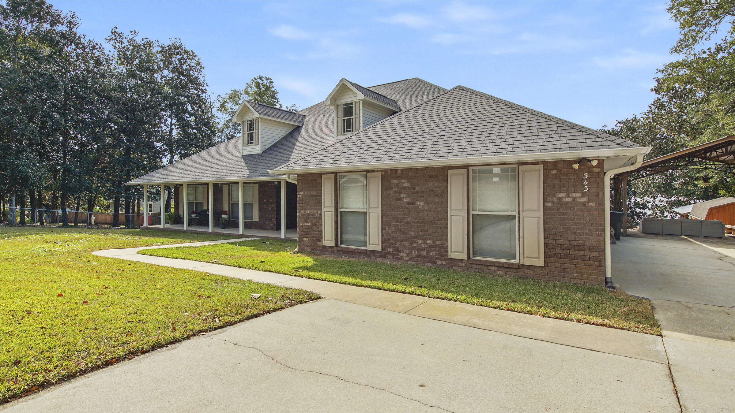 LAKE HOLLEY ESTATES - Residential