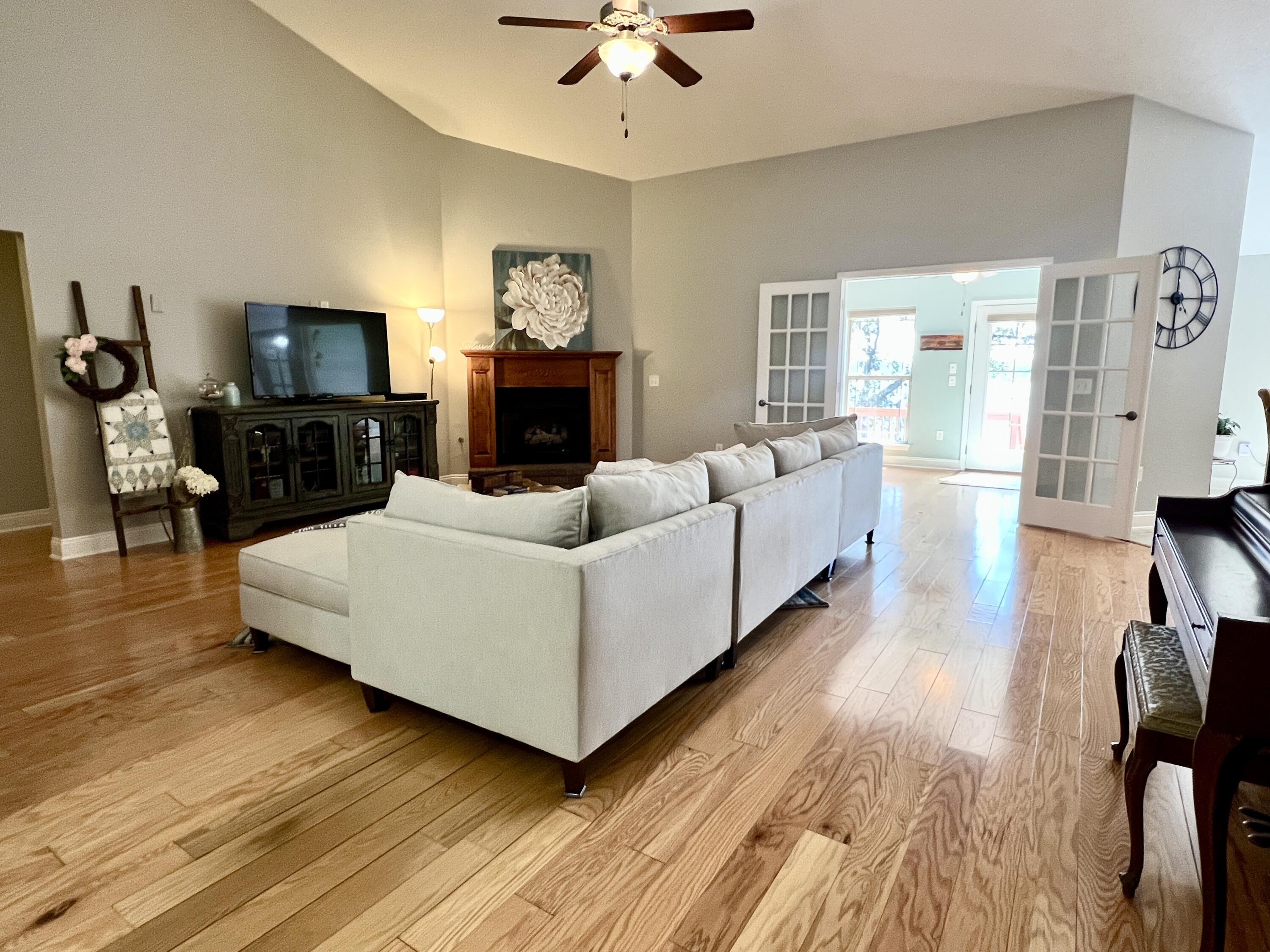 LAKE HOLLEY ESTATES - Residential