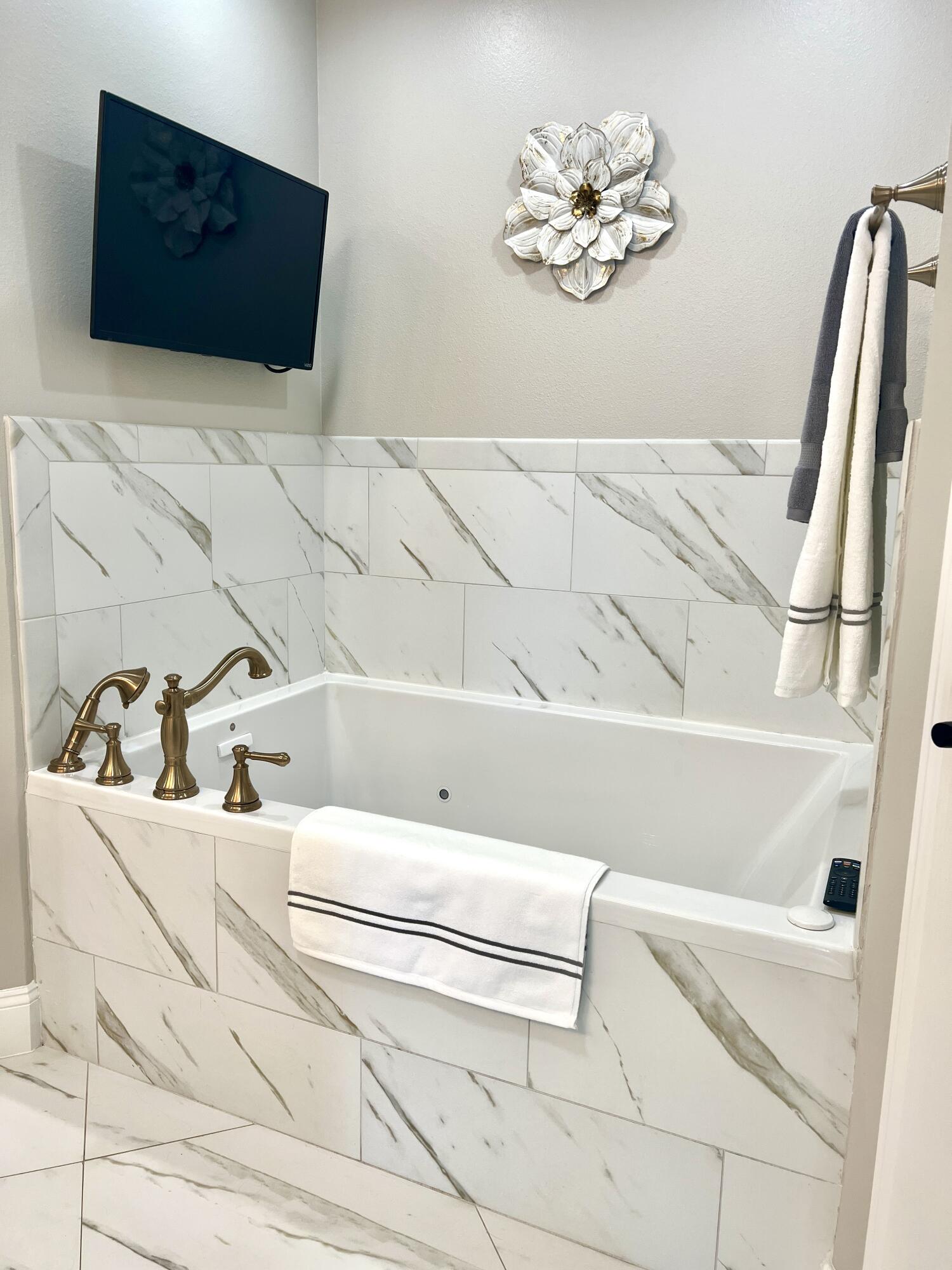 LAKE HOLLEY ESTATES - Residential