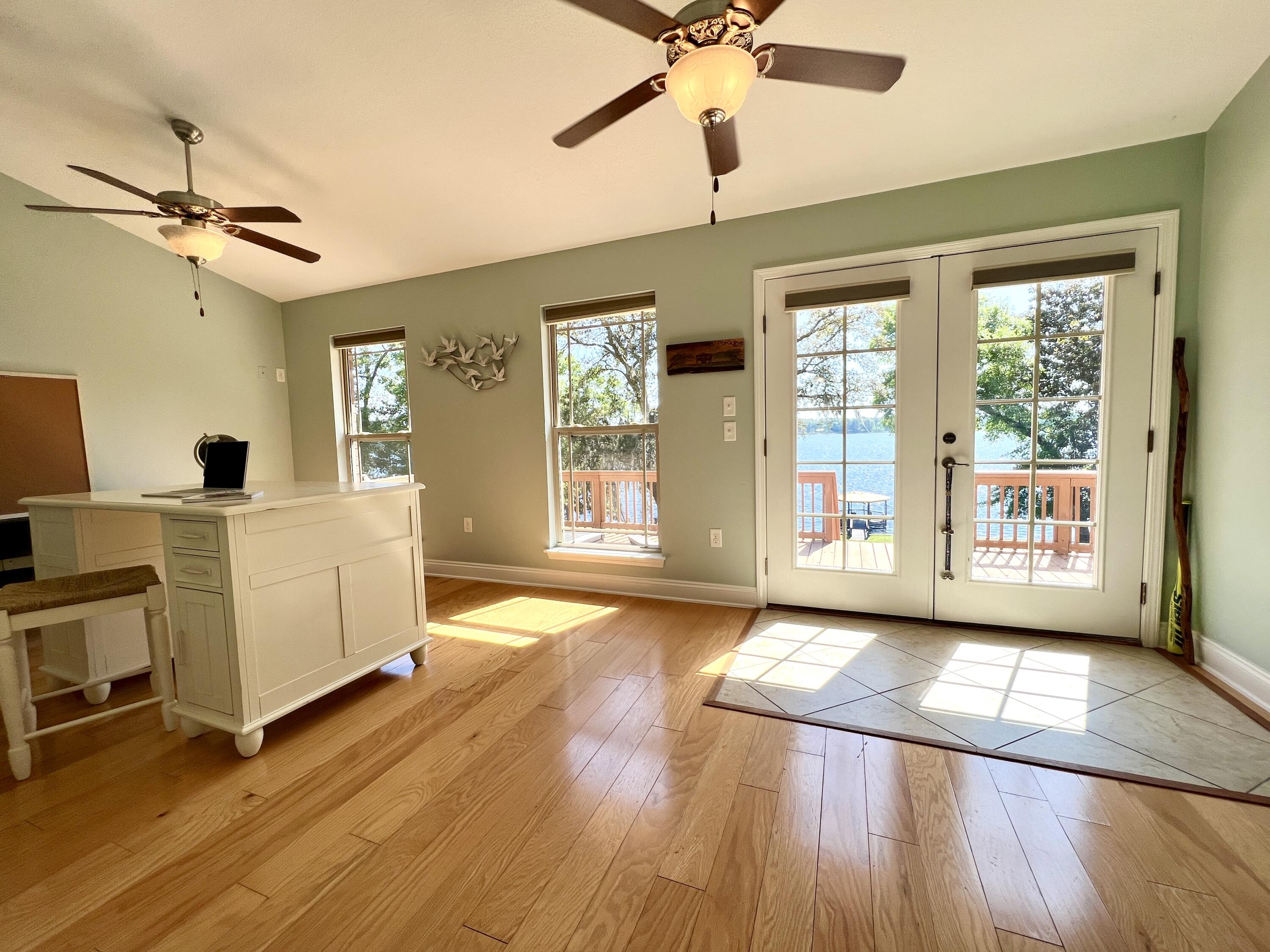 LAKE HOLLEY ESTATES - Residential