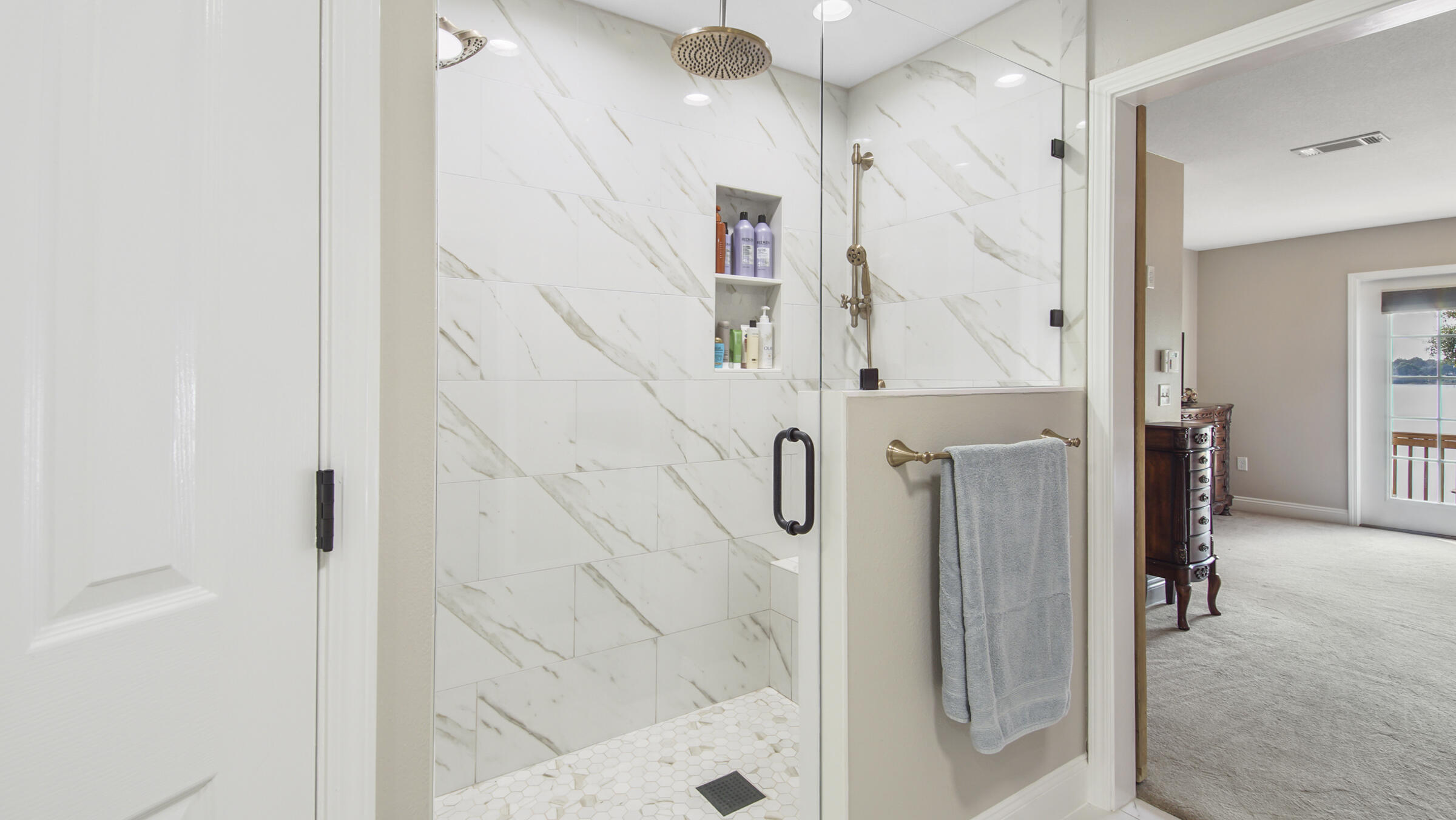 LAKE HOLLEY ESTATES - Residential