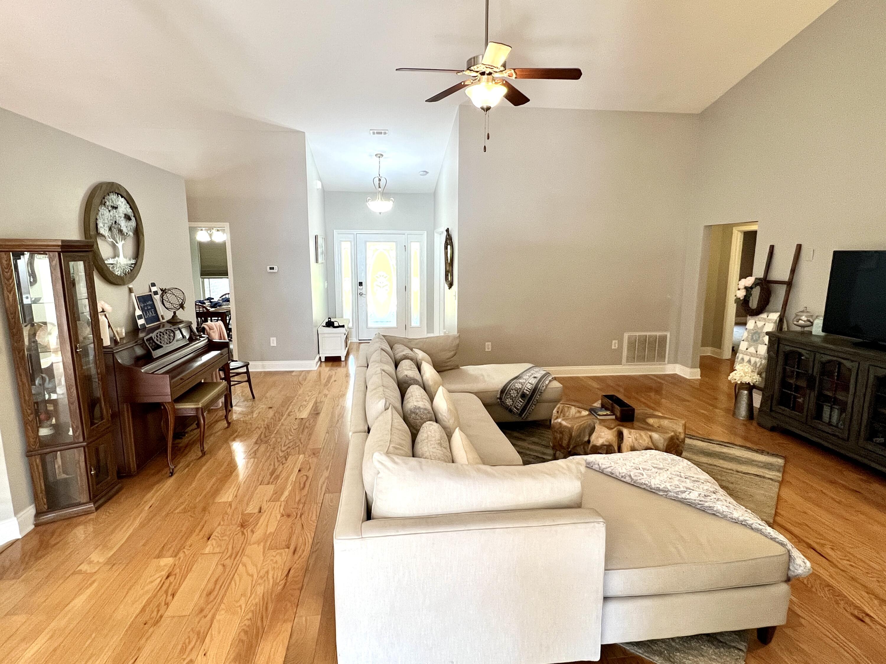 LAKE HOLLEY ESTATES - Residential