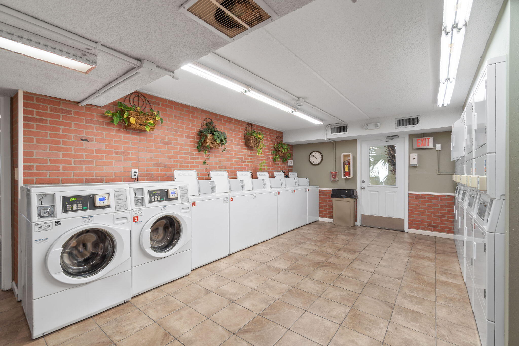 CEDARS CONDO - Residential