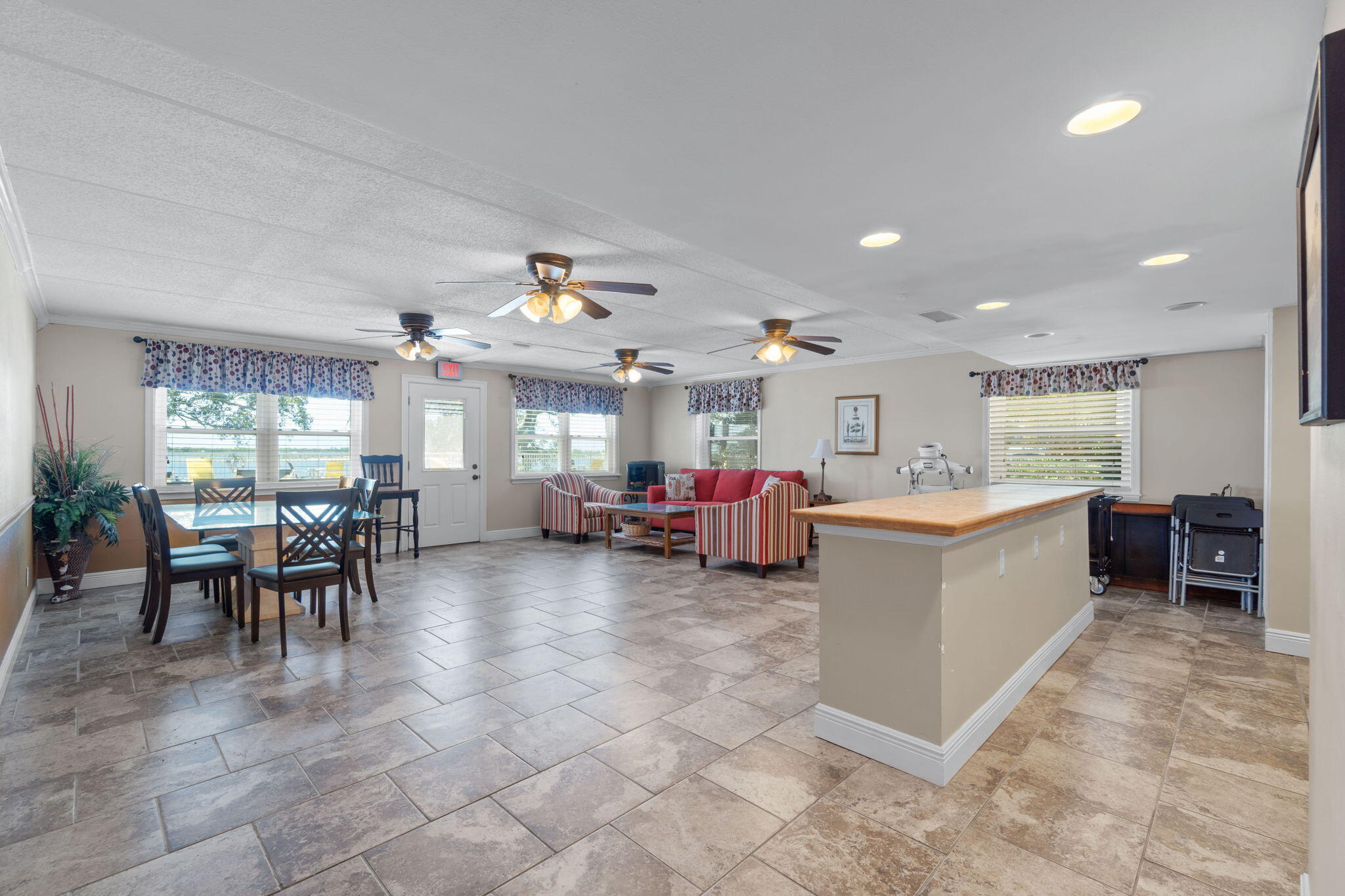 CEDARS CONDO - Residential