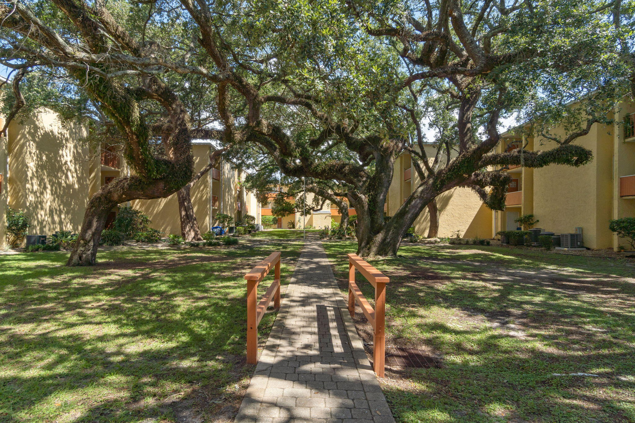 CEDARS CONDO - Residential