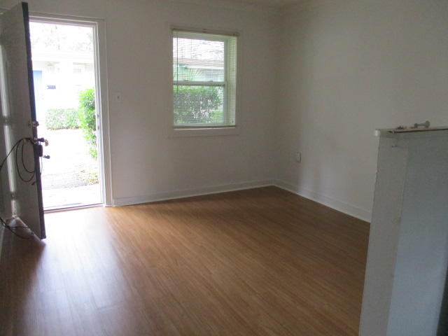 EDGEWATER - Residential Lease