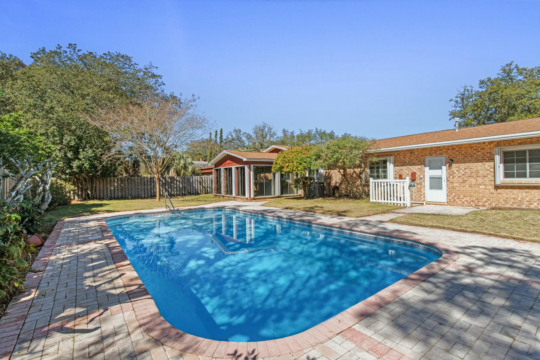 SCOTTSDALE S/D  Lot 12 Blk B - Residential