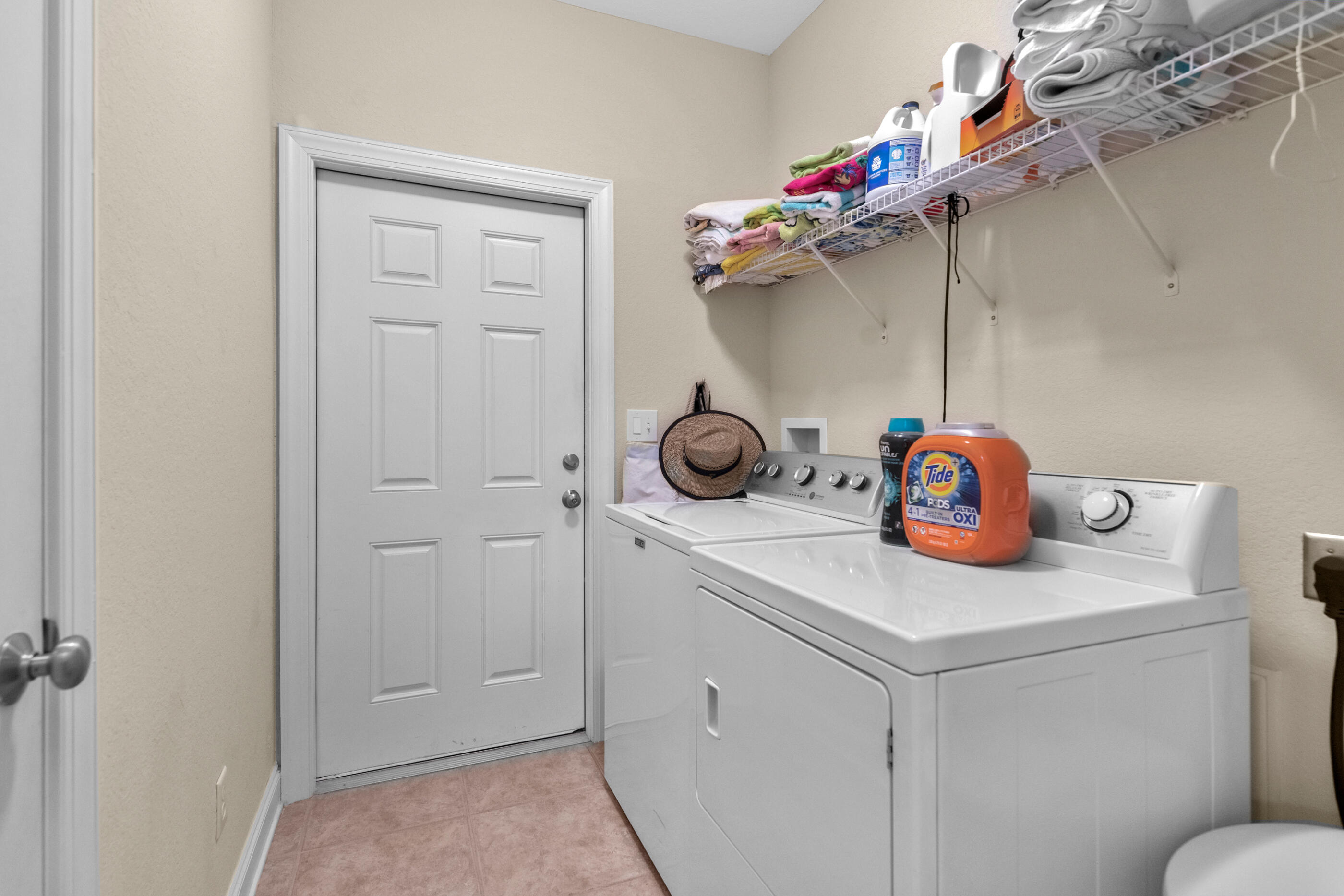 DIAMOND LAKES - Residential