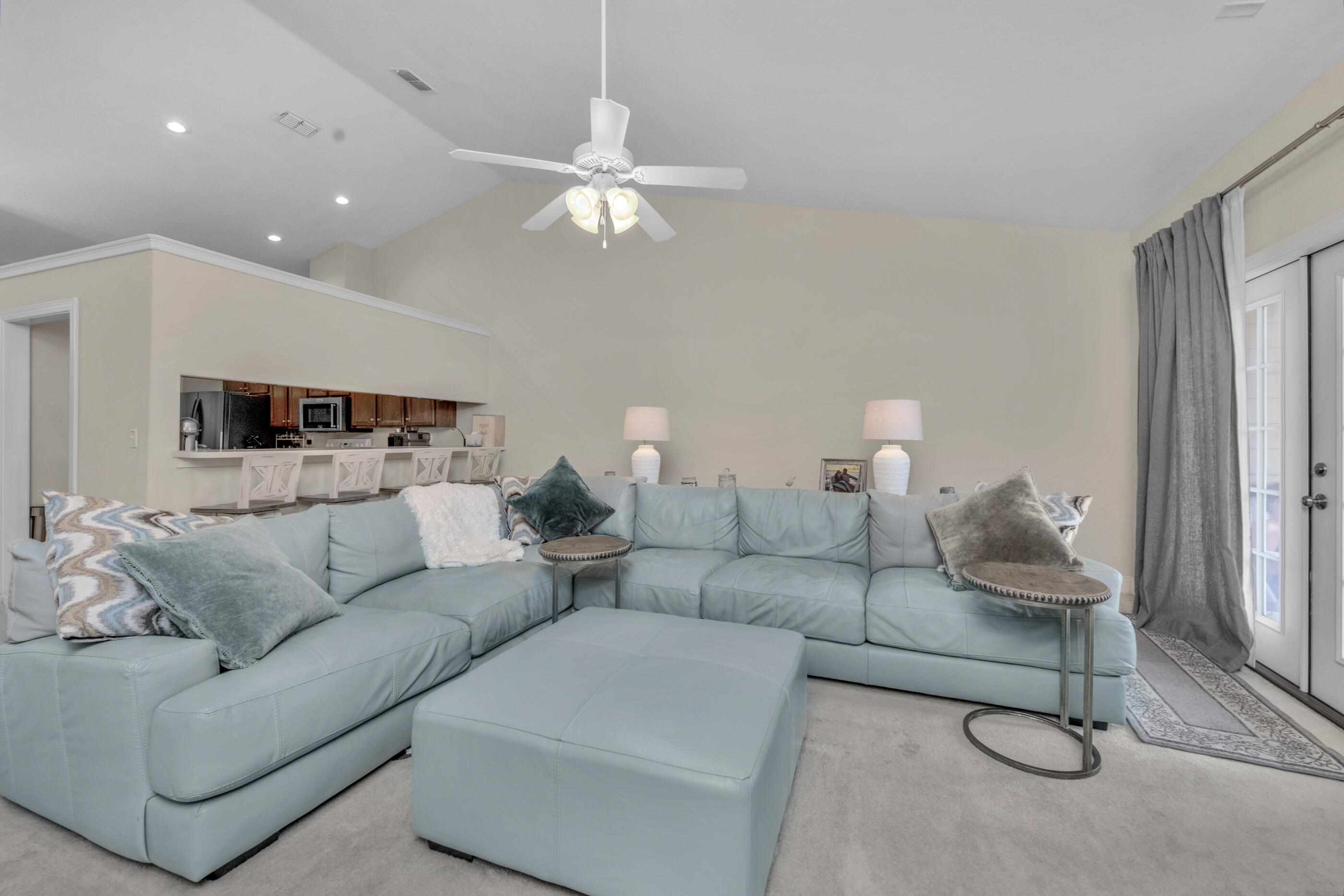 DIAMOND LAKES - Residential