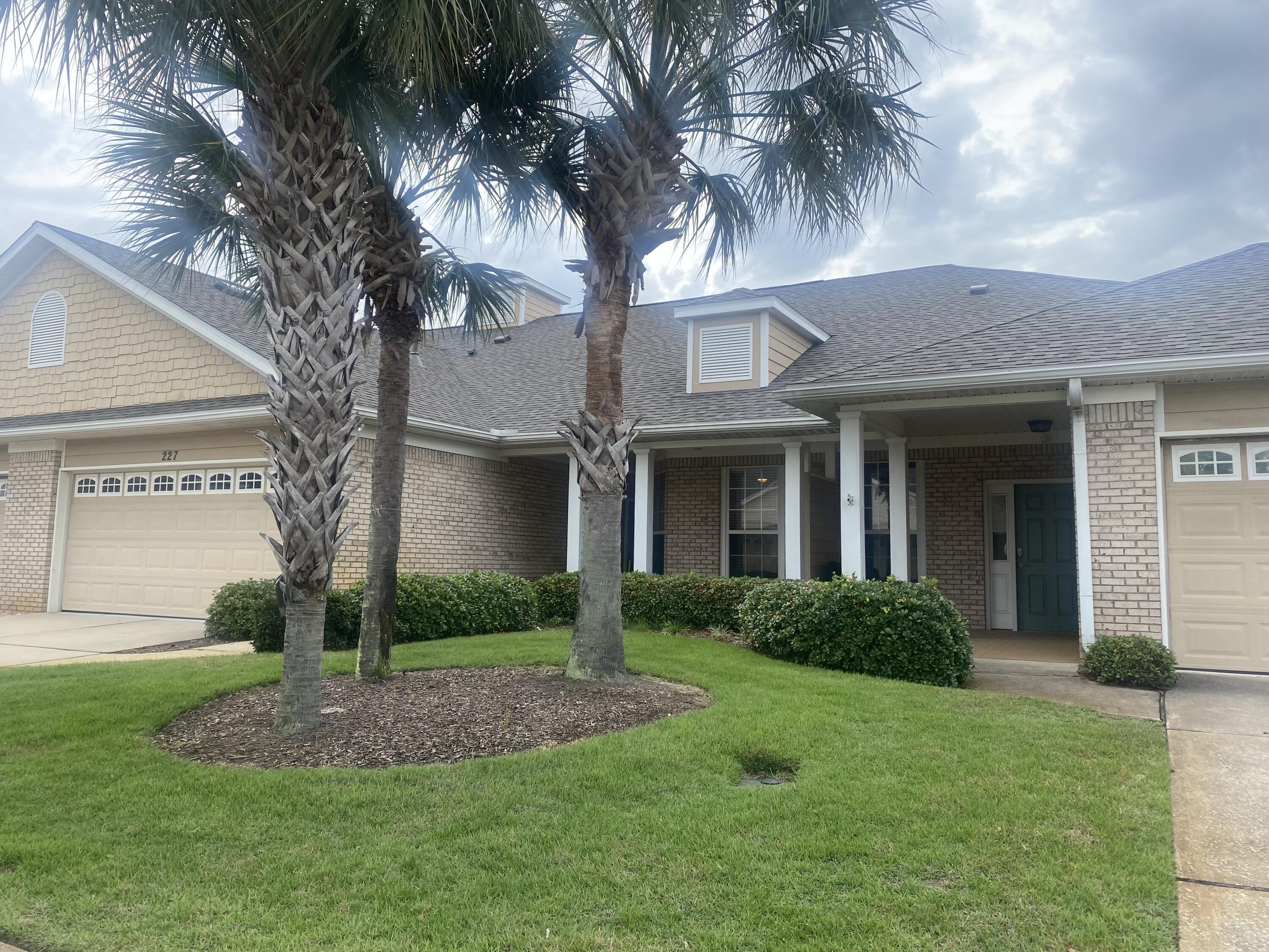 DIAMOND LAKES - Residential