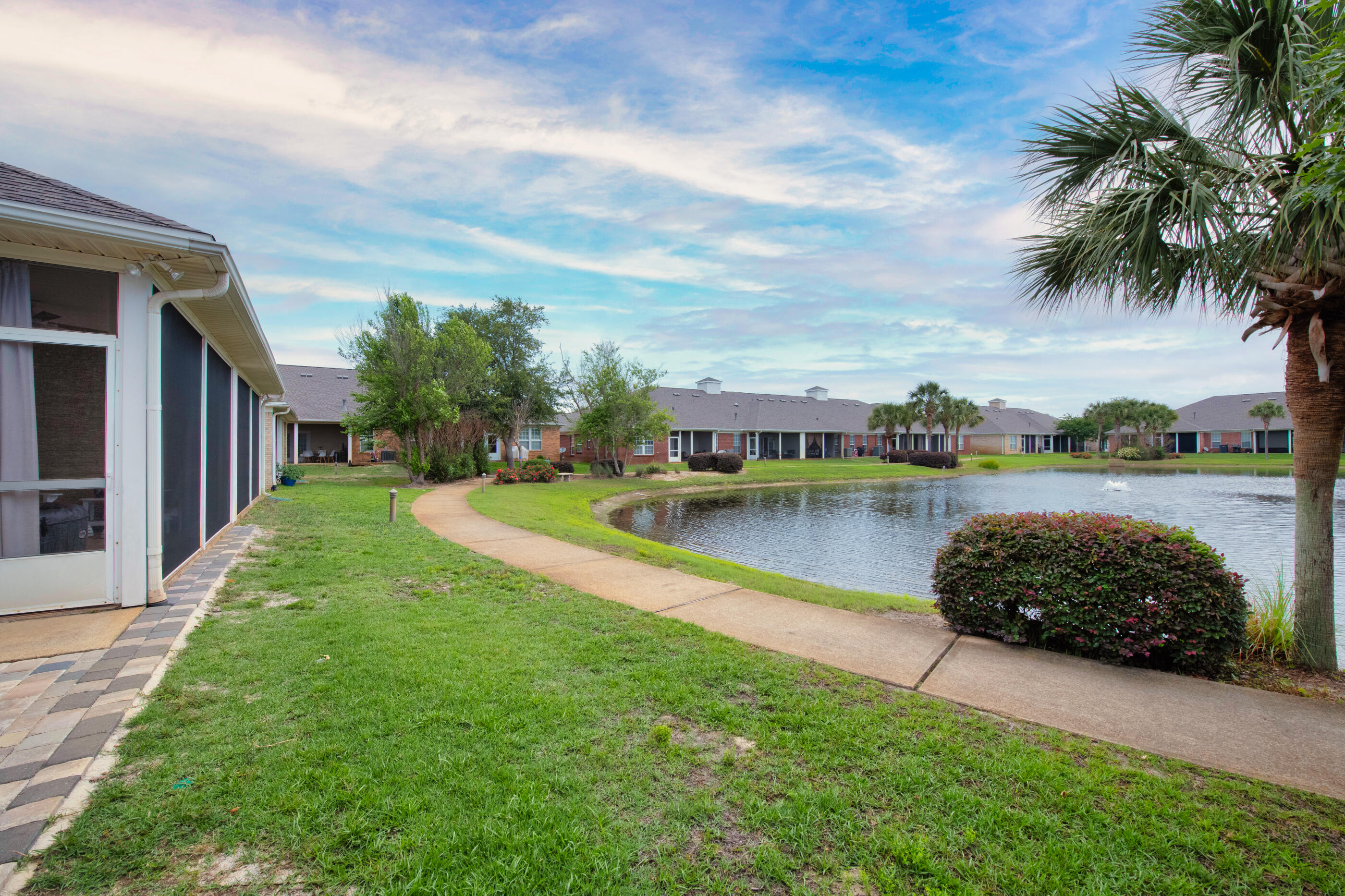 DIAMOND LAKES - Residential