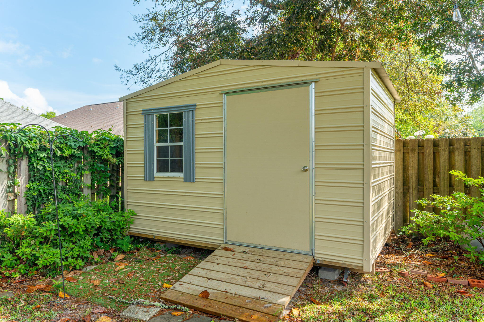 MAGNOLIA FOREST S/D - Residential Lease