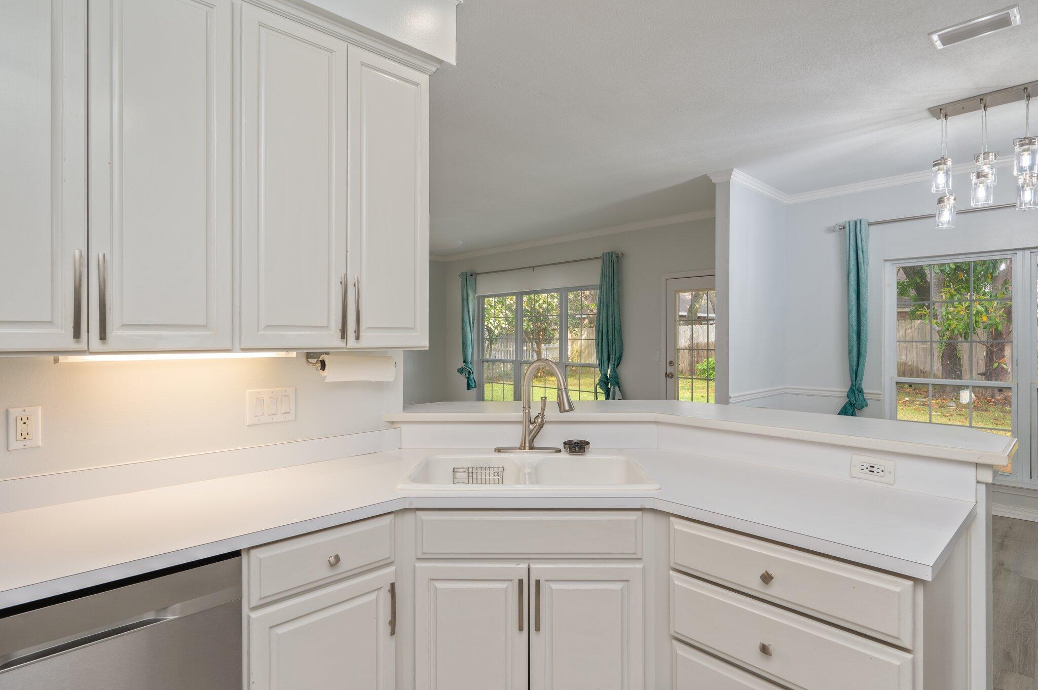 MAGNOLIA FOREST S/D - Residential Lease