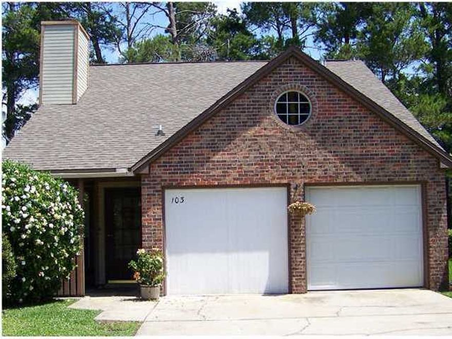 New wood floors in Living Room. Nice home in the heart of Bluewater Bay. Large living room with wood burning fireplace, master bedroom downstairs, screened-in porch and fenced back yard. Sorry, no pets allowed. All adults that live in home will need to fill out their own application & pay $40 each
