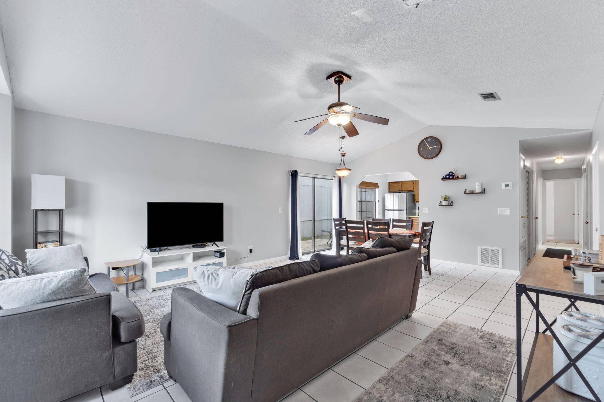 HIDDEN TRAILS PH 1 - Residential