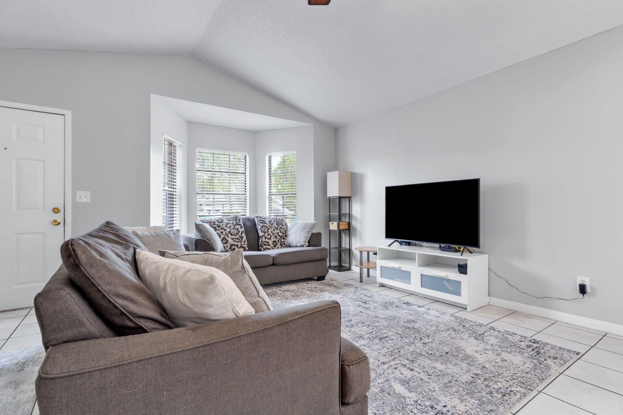 HIDDEN TRAILS PH 1 - Residential