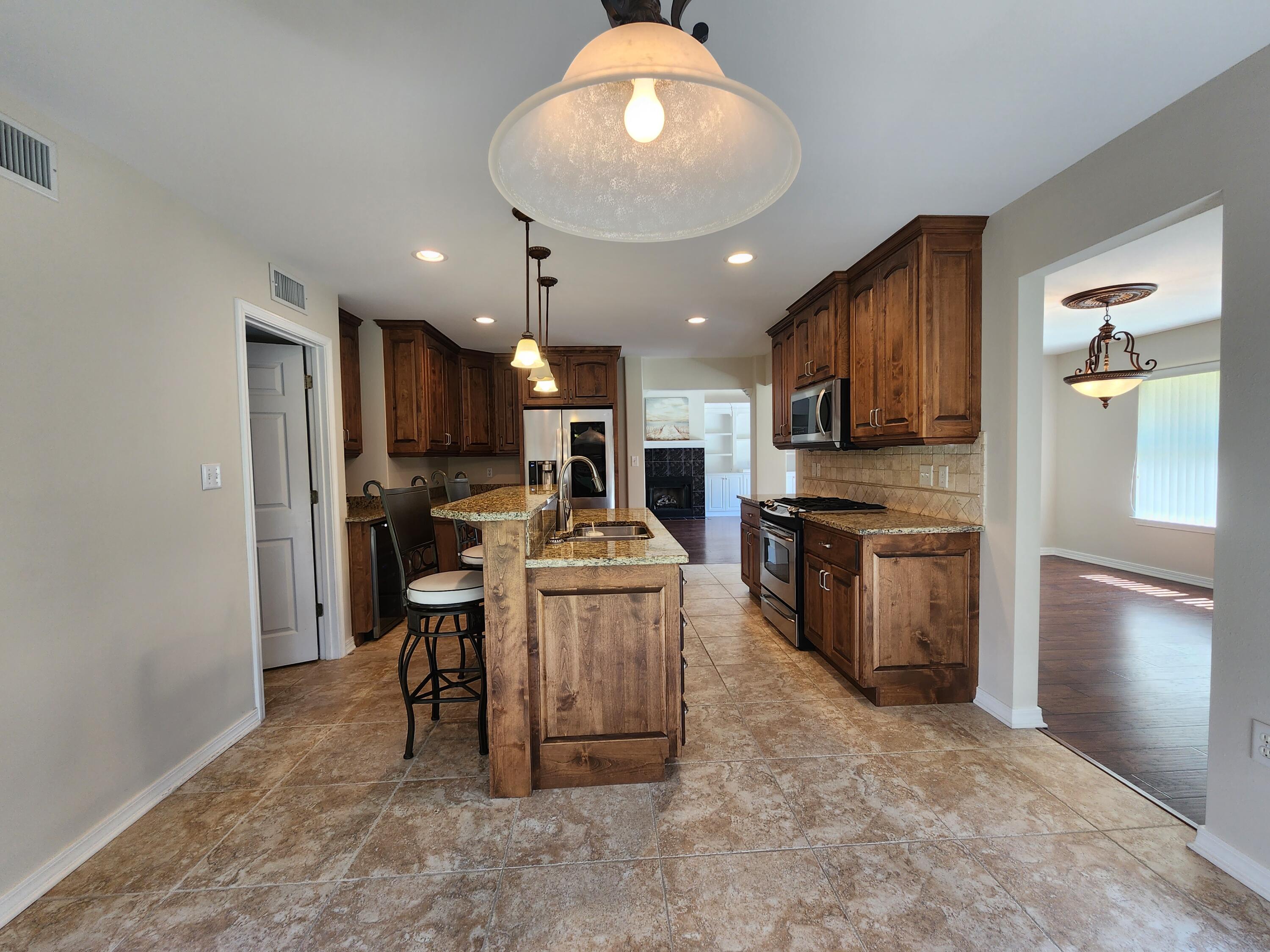 SHALIMAR POINTE S/D - Residential Lease