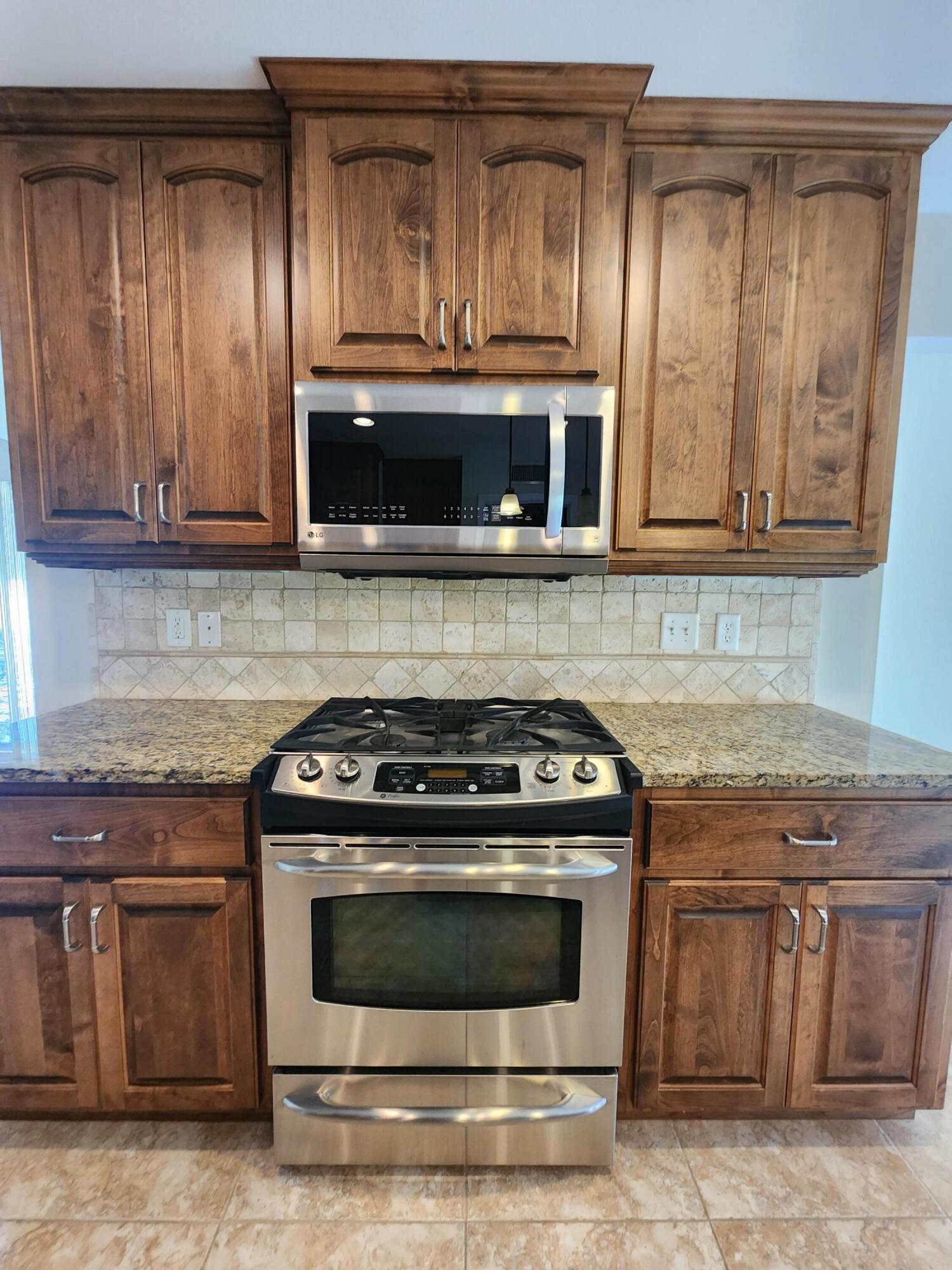 SHALIMAR POINTE S/D - Residential Lease