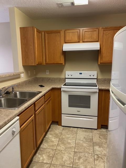 ROLLING PINES - Residential Lease