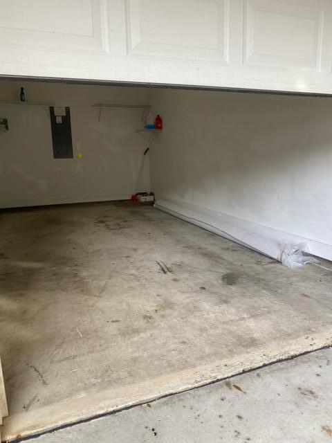 ROLLING PINES - Residential Lease