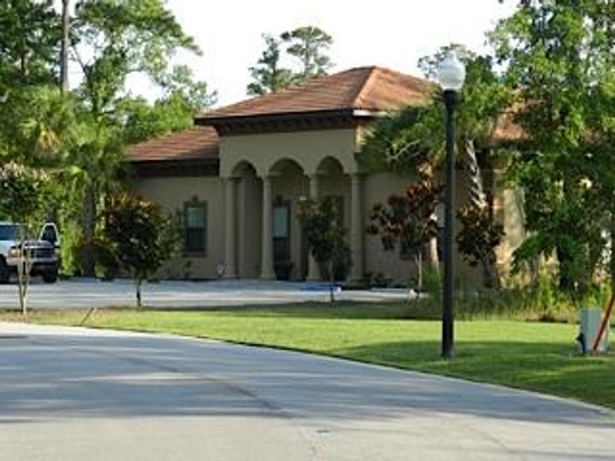 One of the finest Class A Office Buildings in the Freeport Market. The building consists of a reception area, three offices, one large conference room, and/or large executive office. His and Her Bathrooms, fully equipped kitchen with adjoining office, and/or break room.