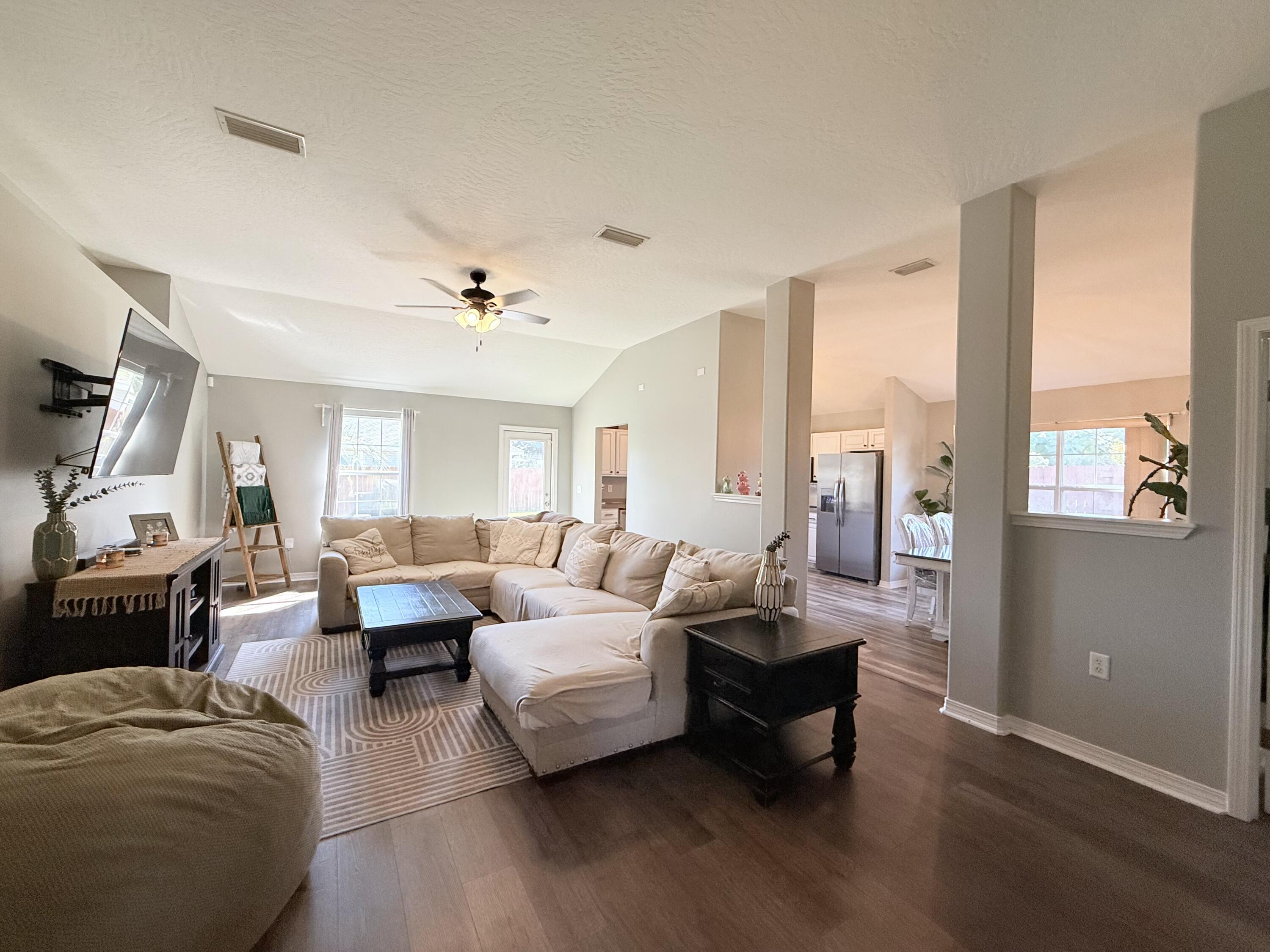 Navarre 2nd Add - Residential Lease