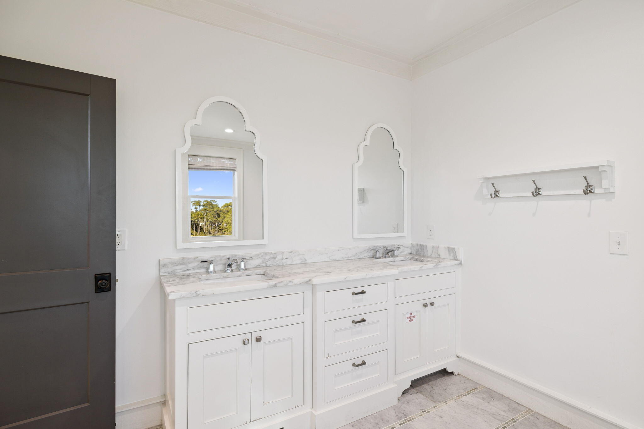 SECLUSION DUNES - Residential