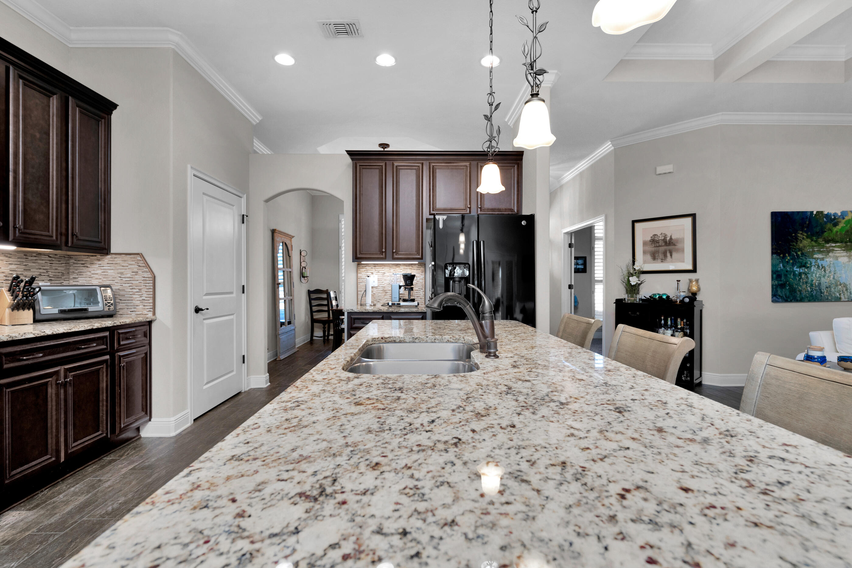 WHISPERING PINES - Residential