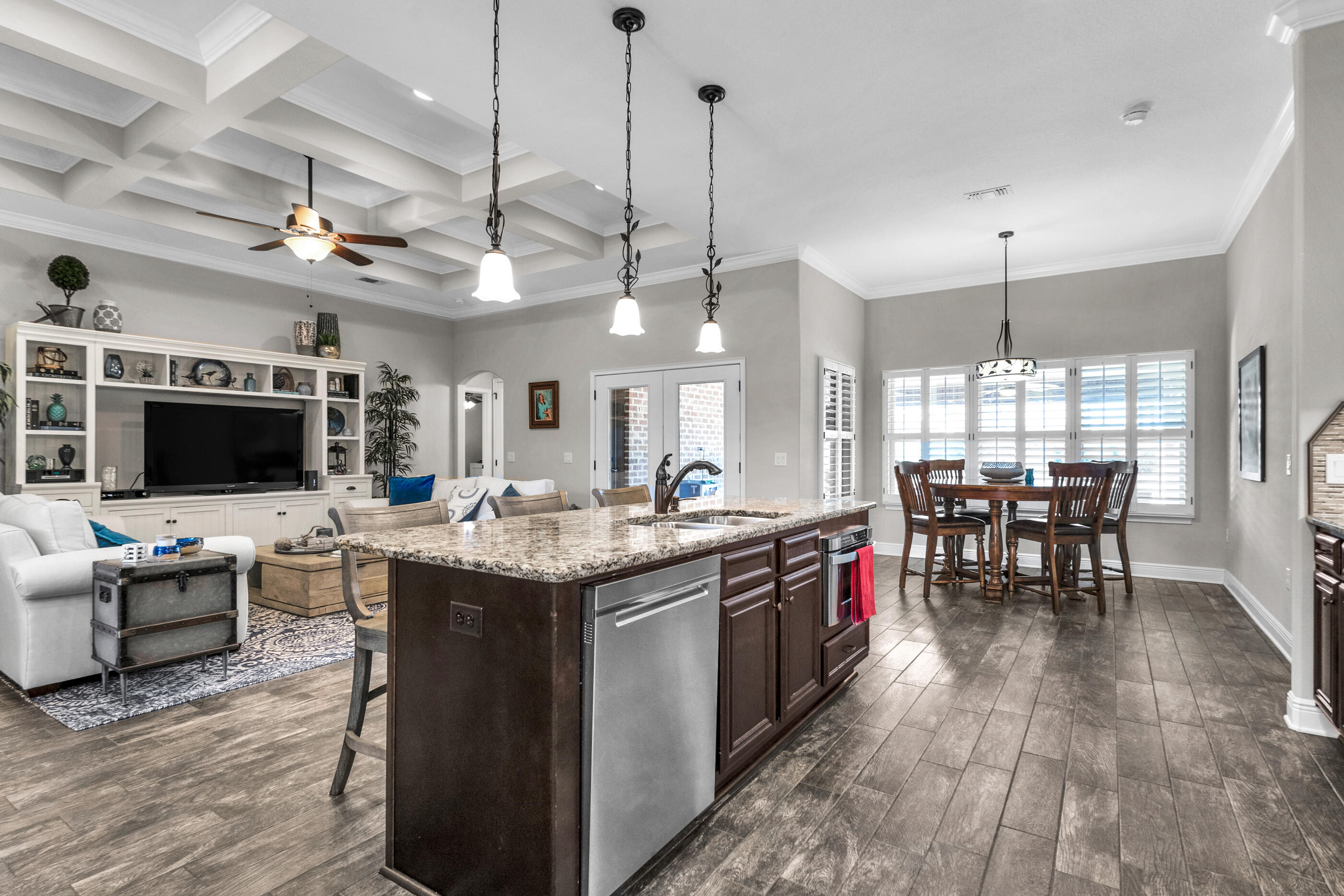 WHISPERING PINES - Residential