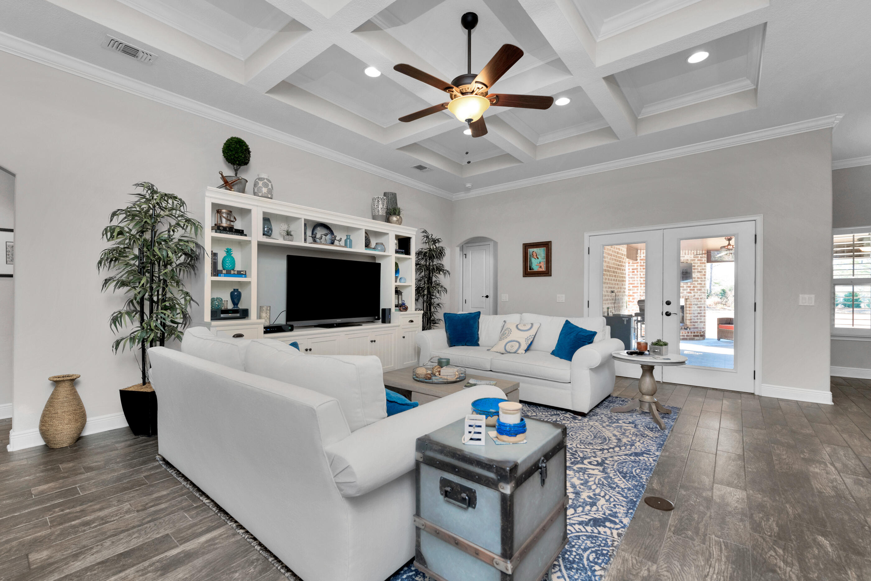 WHISPERING PINES - Residential