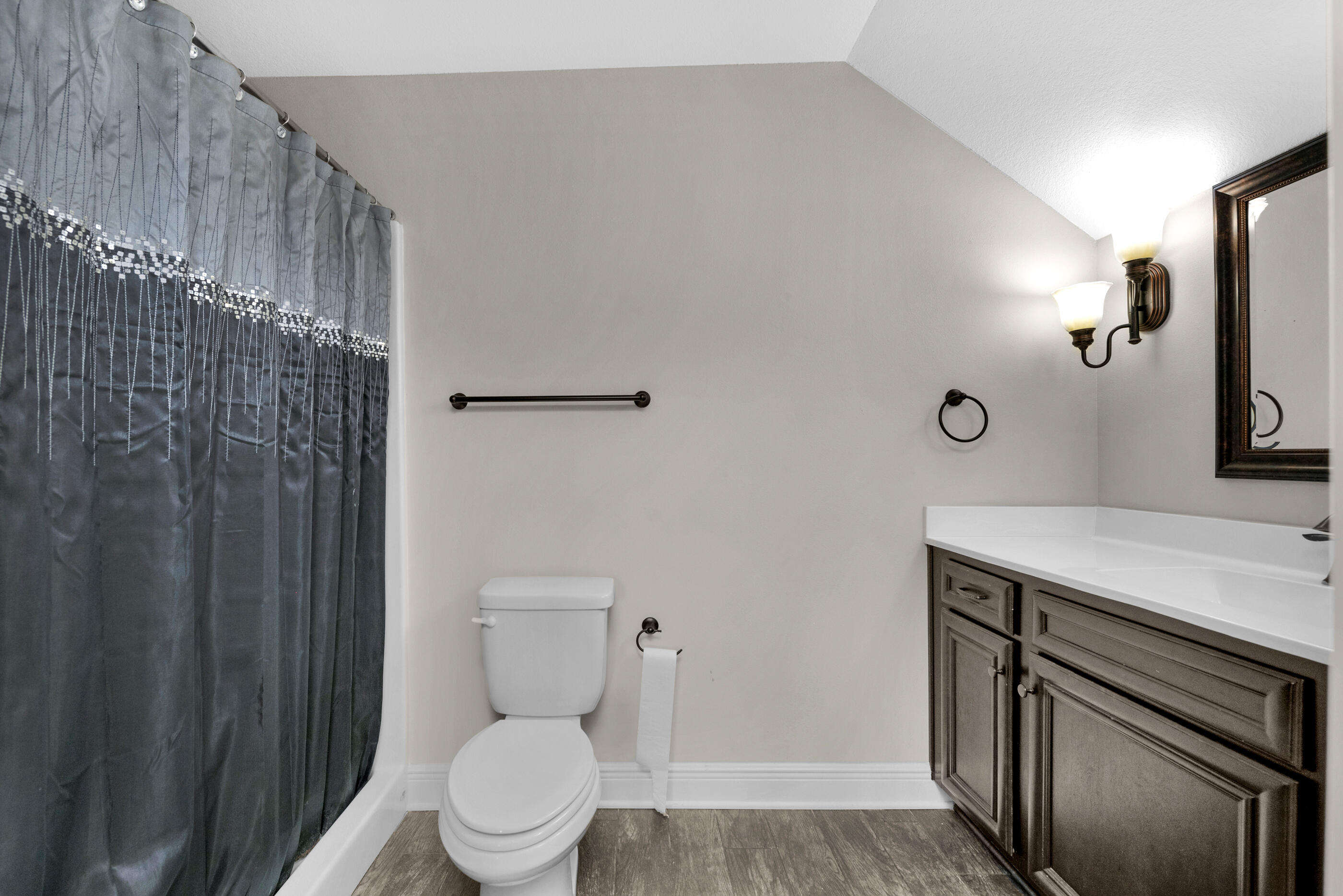 WHISPERING PINES - Residential