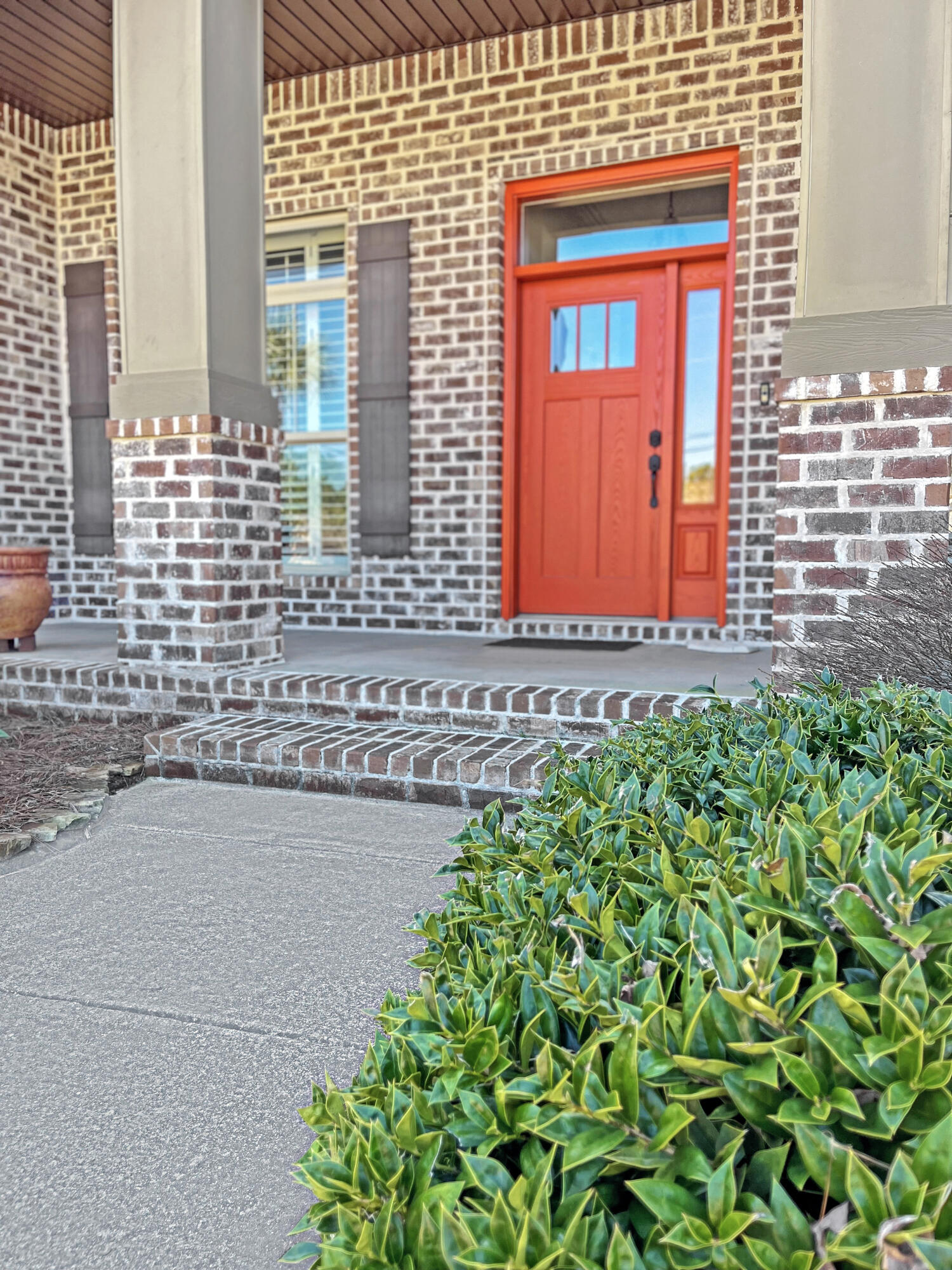 WHISPERING PINES - Residential