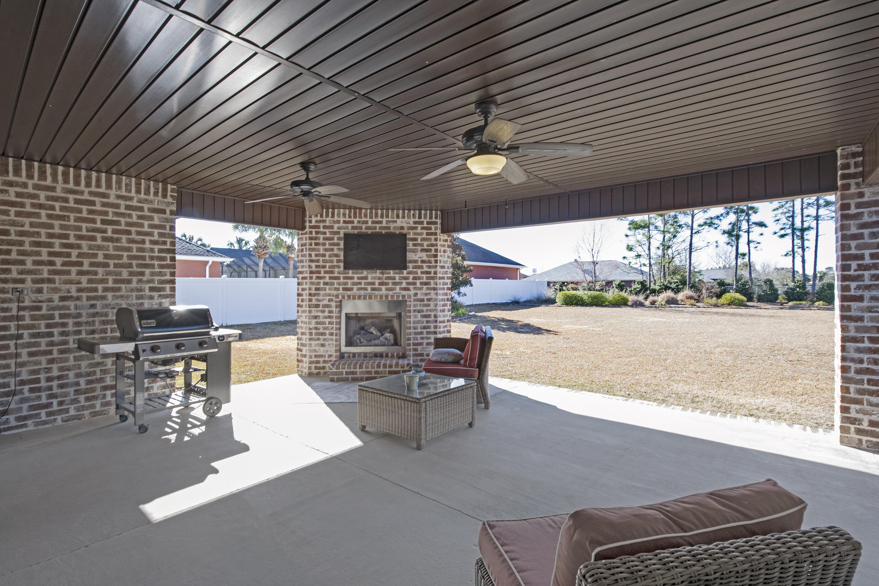 WHISPERING PINES - Residential