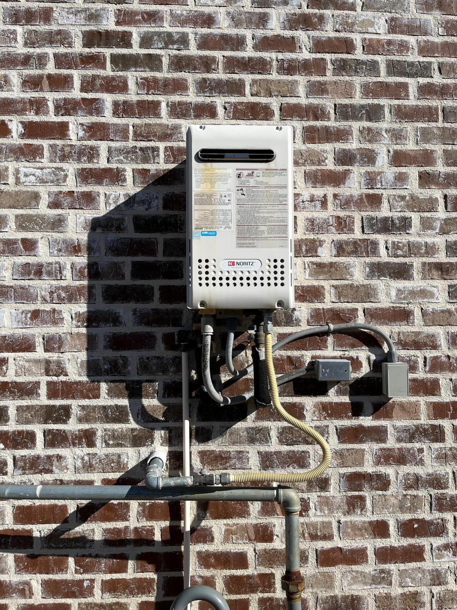 WHISPERING PINES - Residential