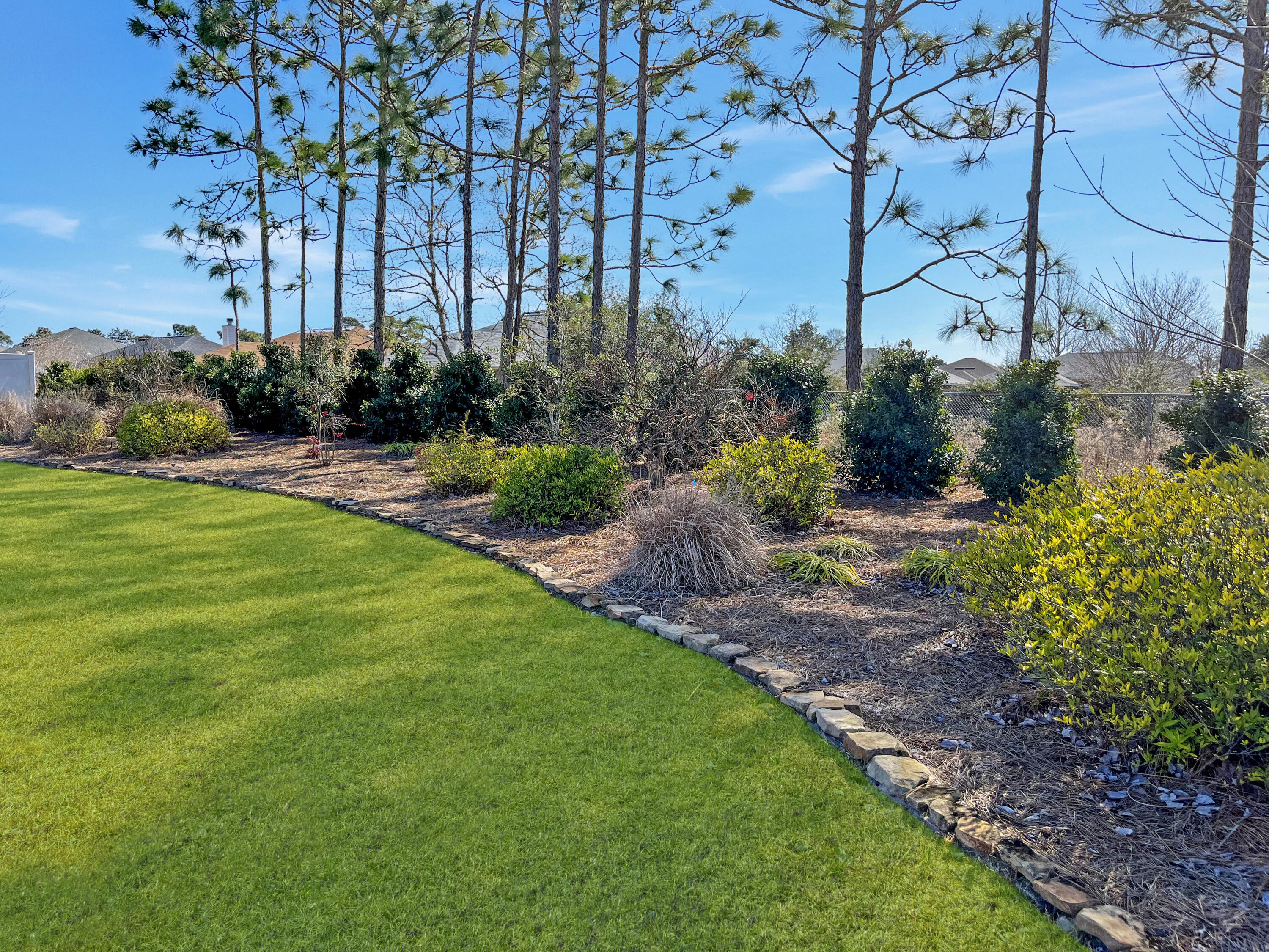 WHISPERING PINES - Residential